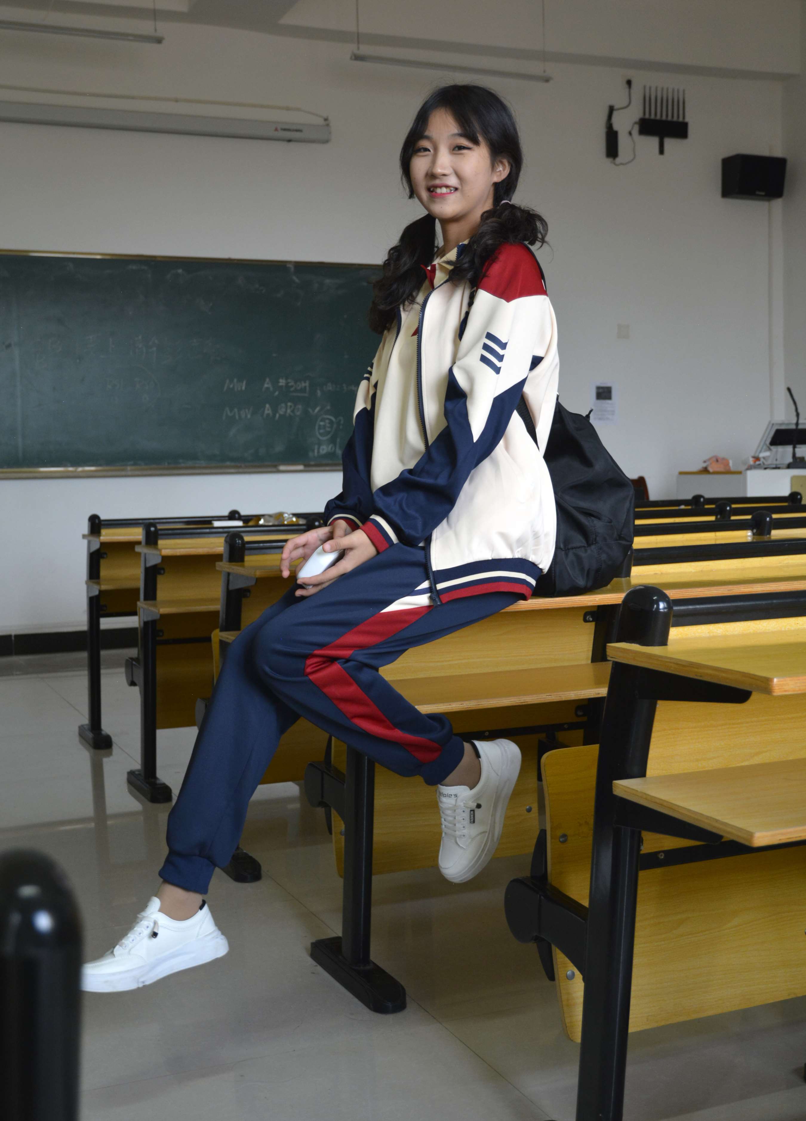 《点点 英伦风校服》作品图