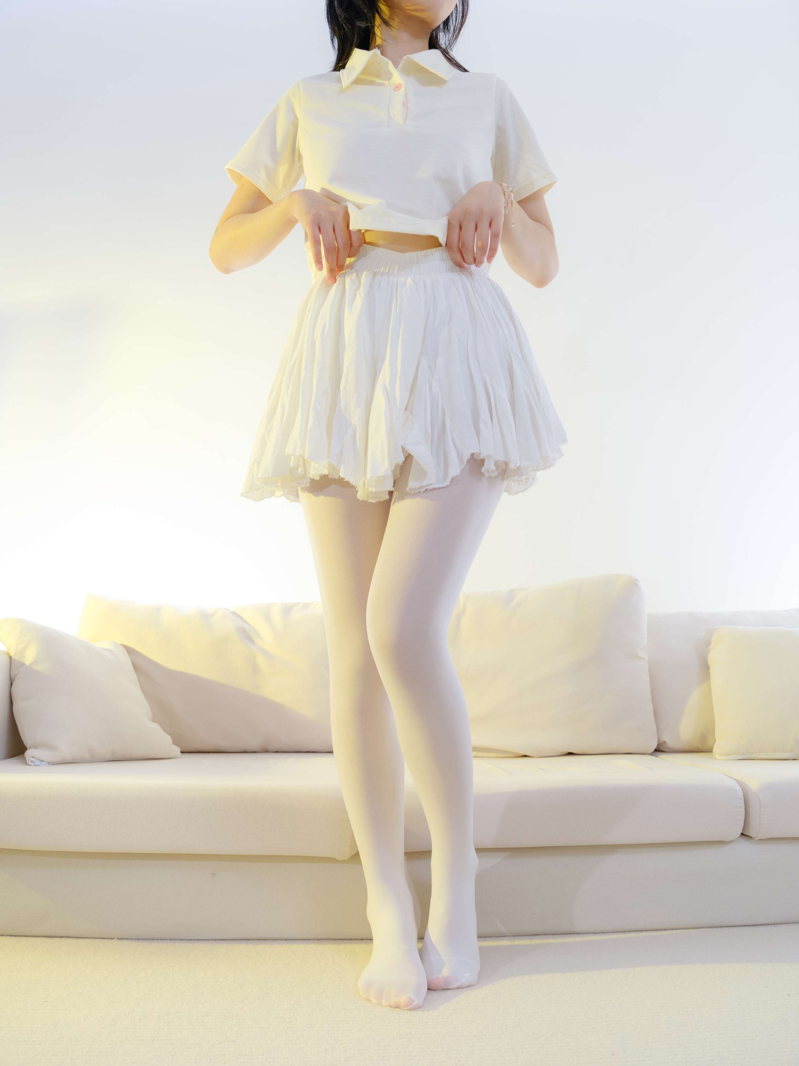 《小樱白丝脚丫》作品图