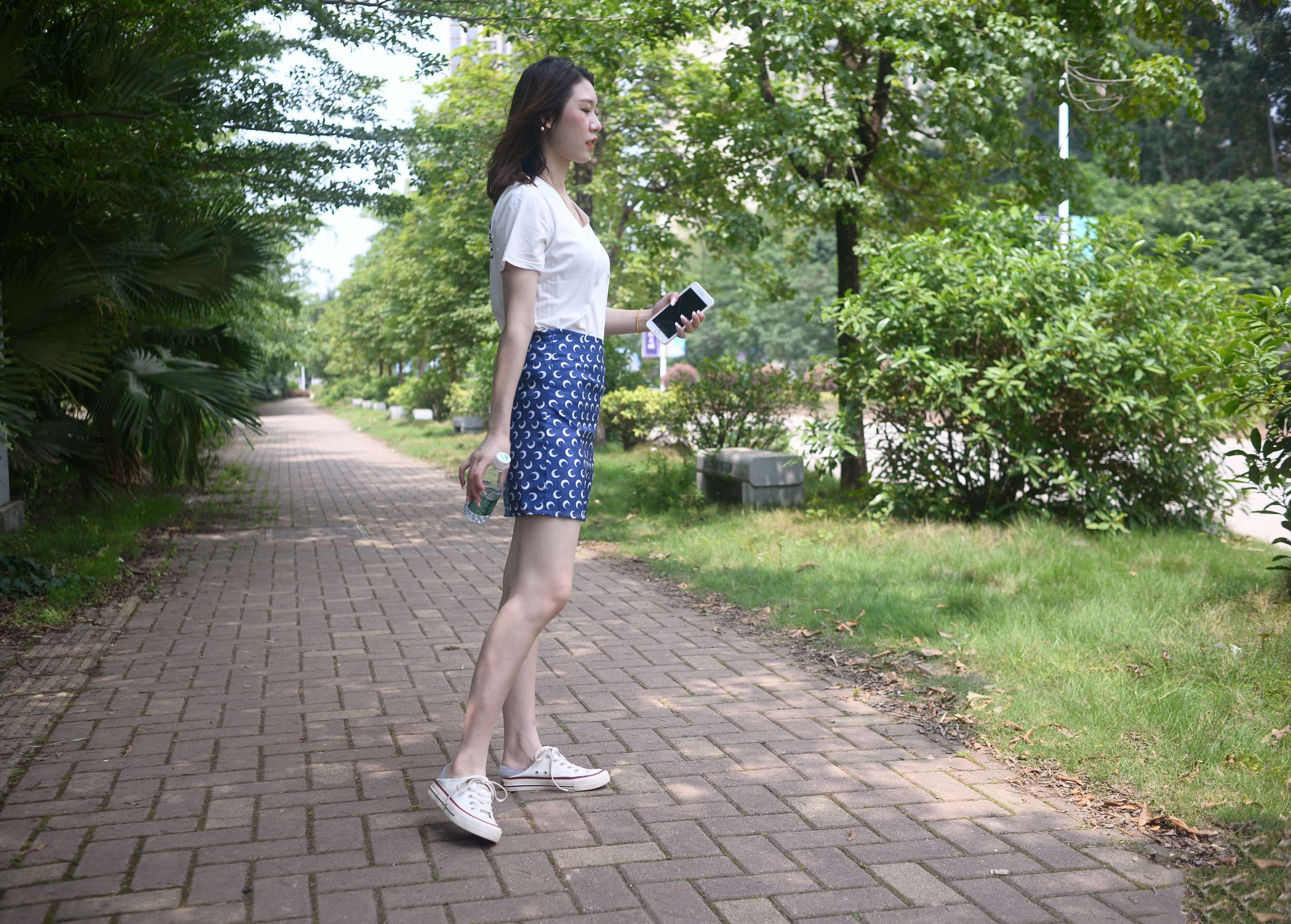 《赵沛师妹 花醒了就红过爱情》作品图