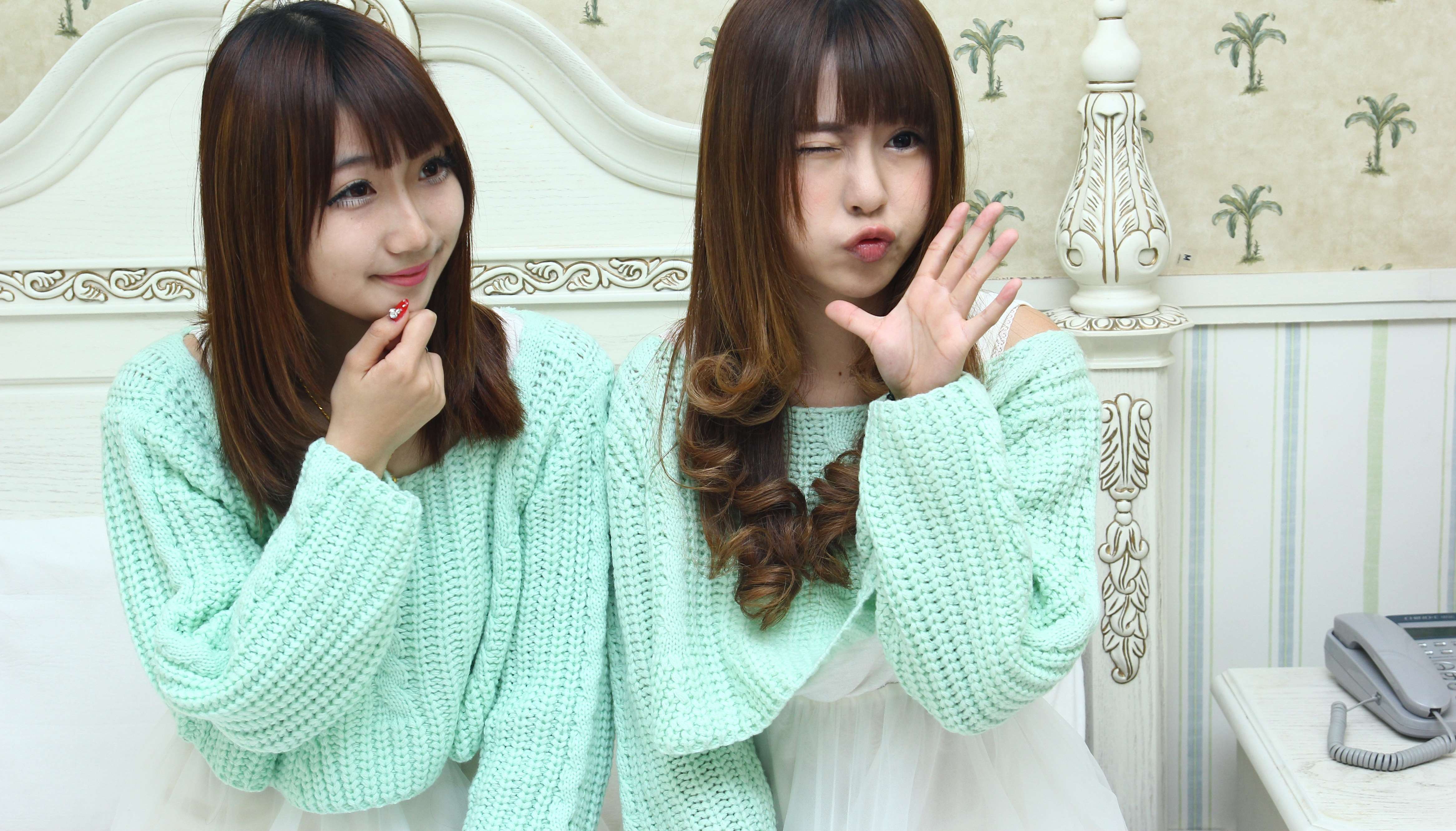 《毛衣姐妹互jio》作品图