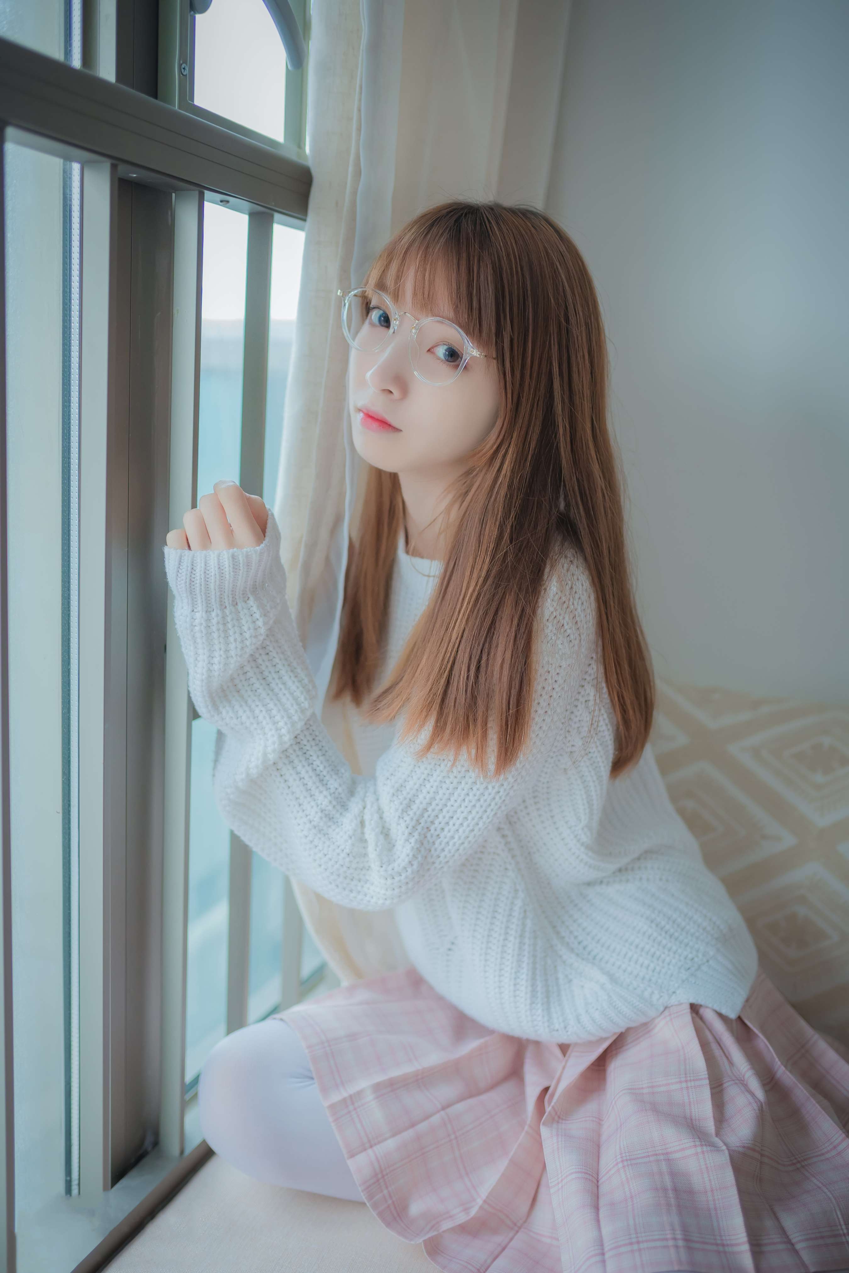 《少女毛衣の白丝足》作品图