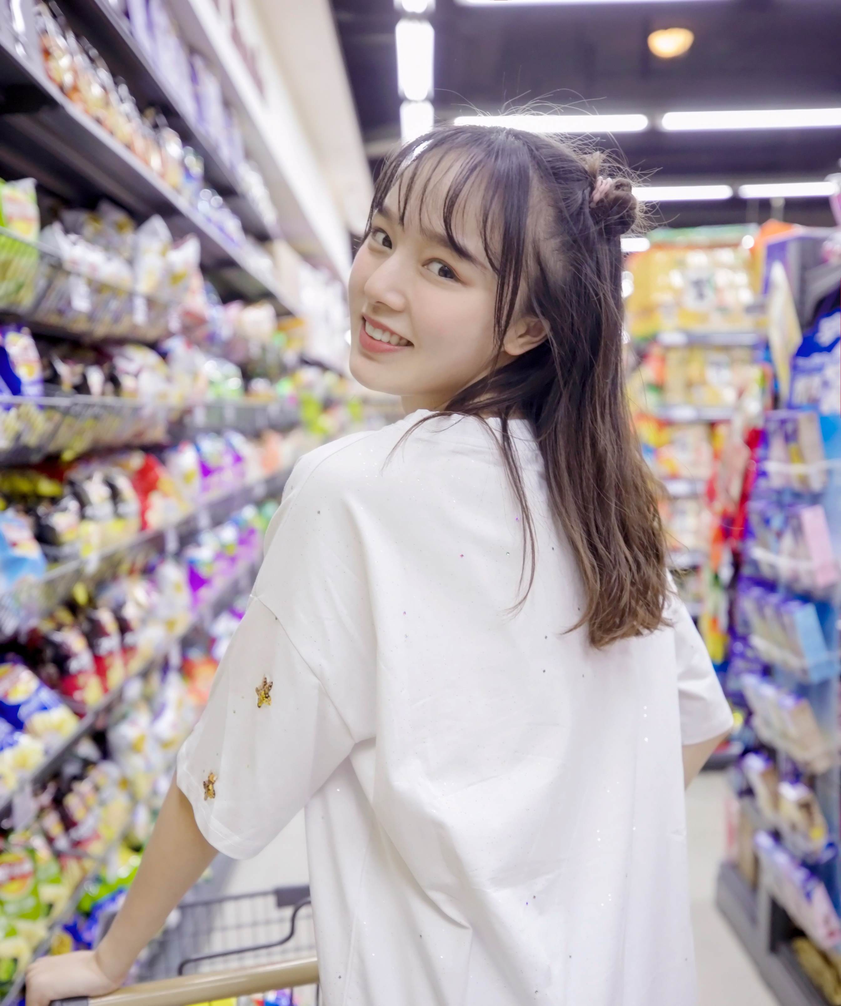 《超市购物+视频1个》作品图