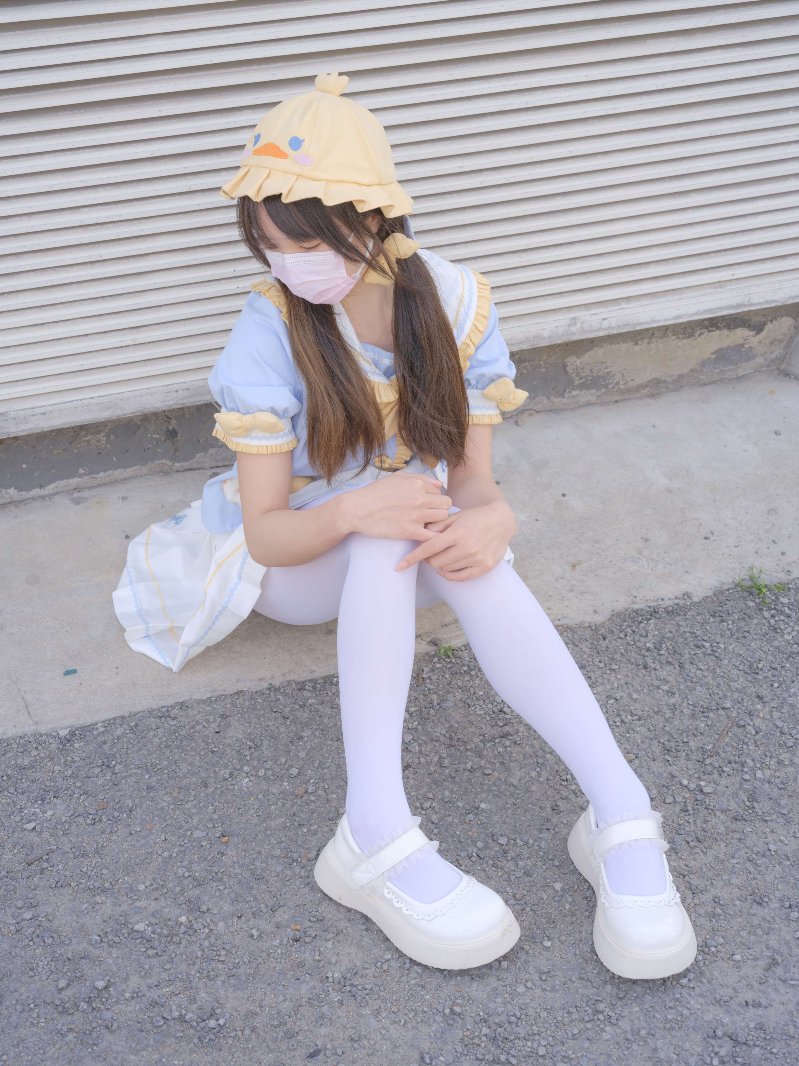 《春雪黄帽の白丝脚丫》作品图