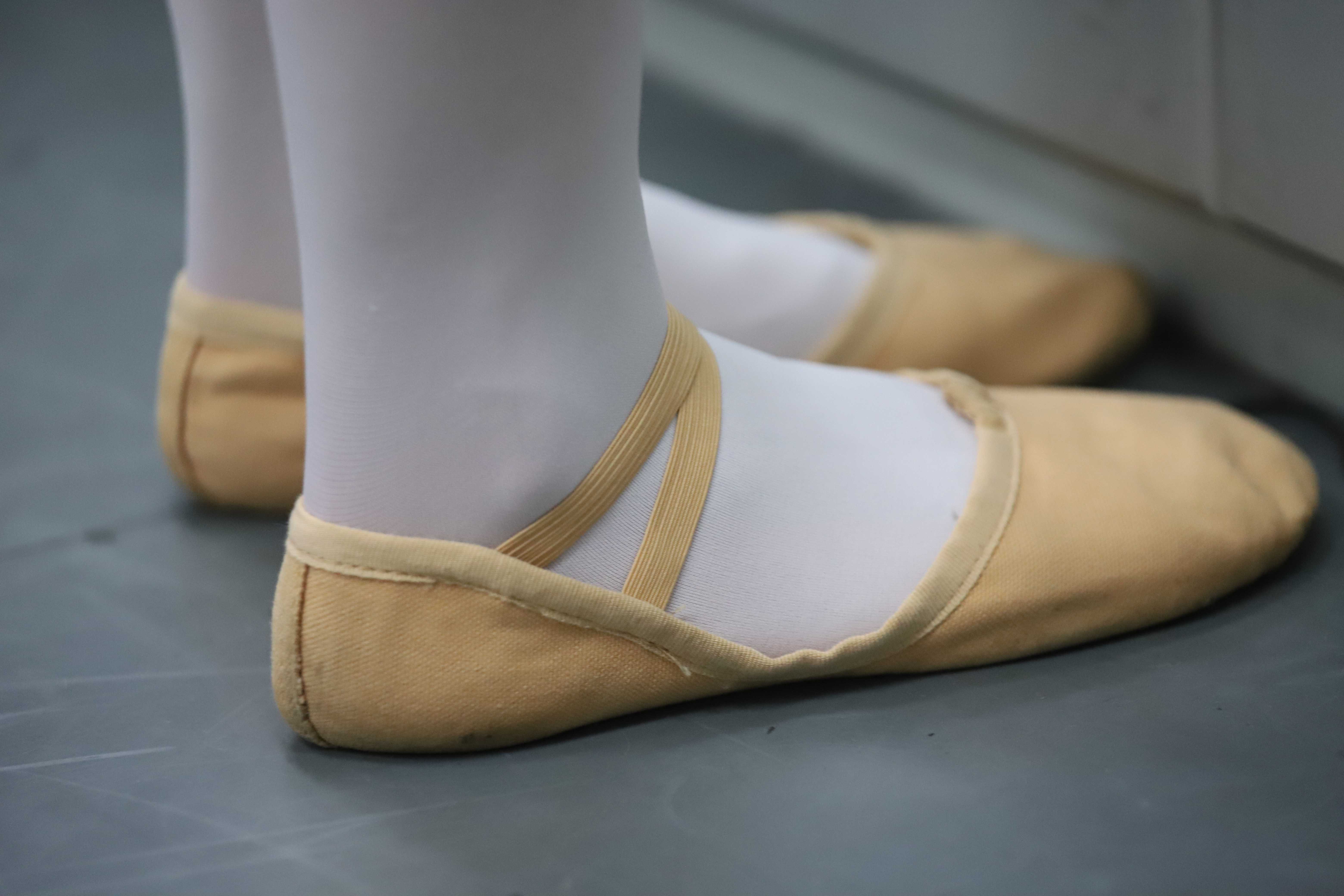 《舞蹈小女生》作品图