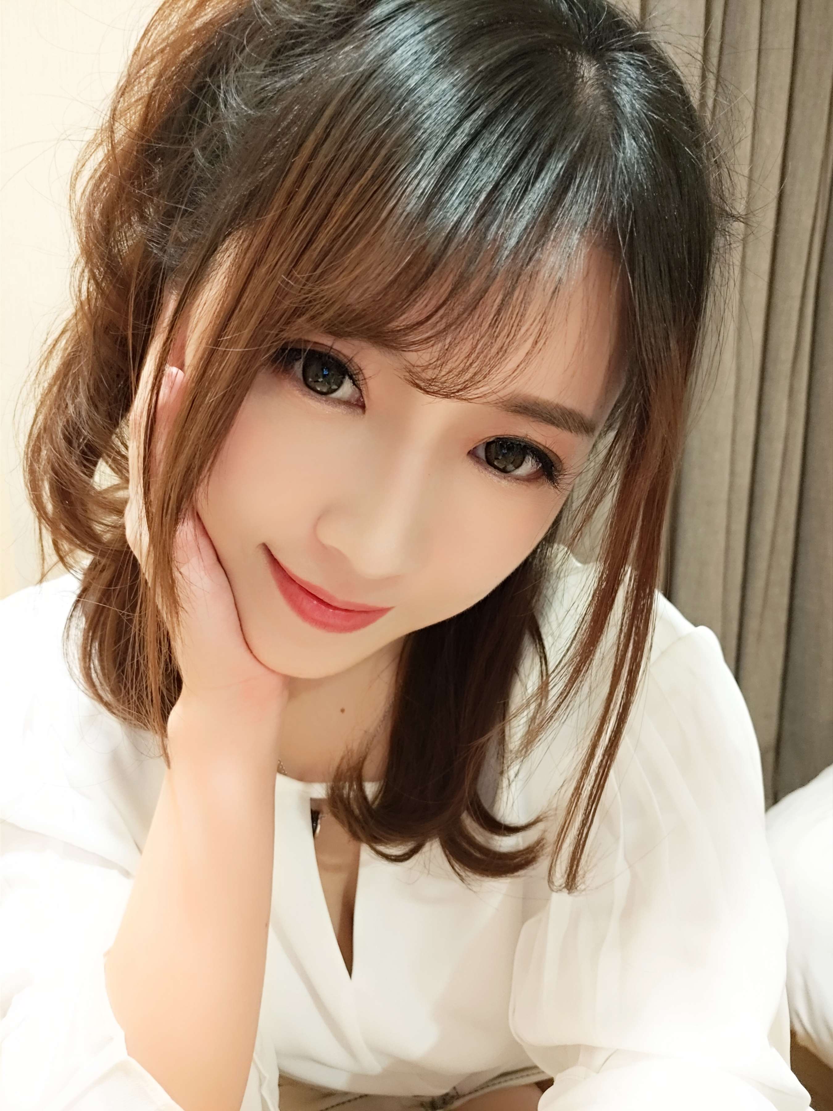 《小女巫露娜 OL风肤色连裤袜》作品图