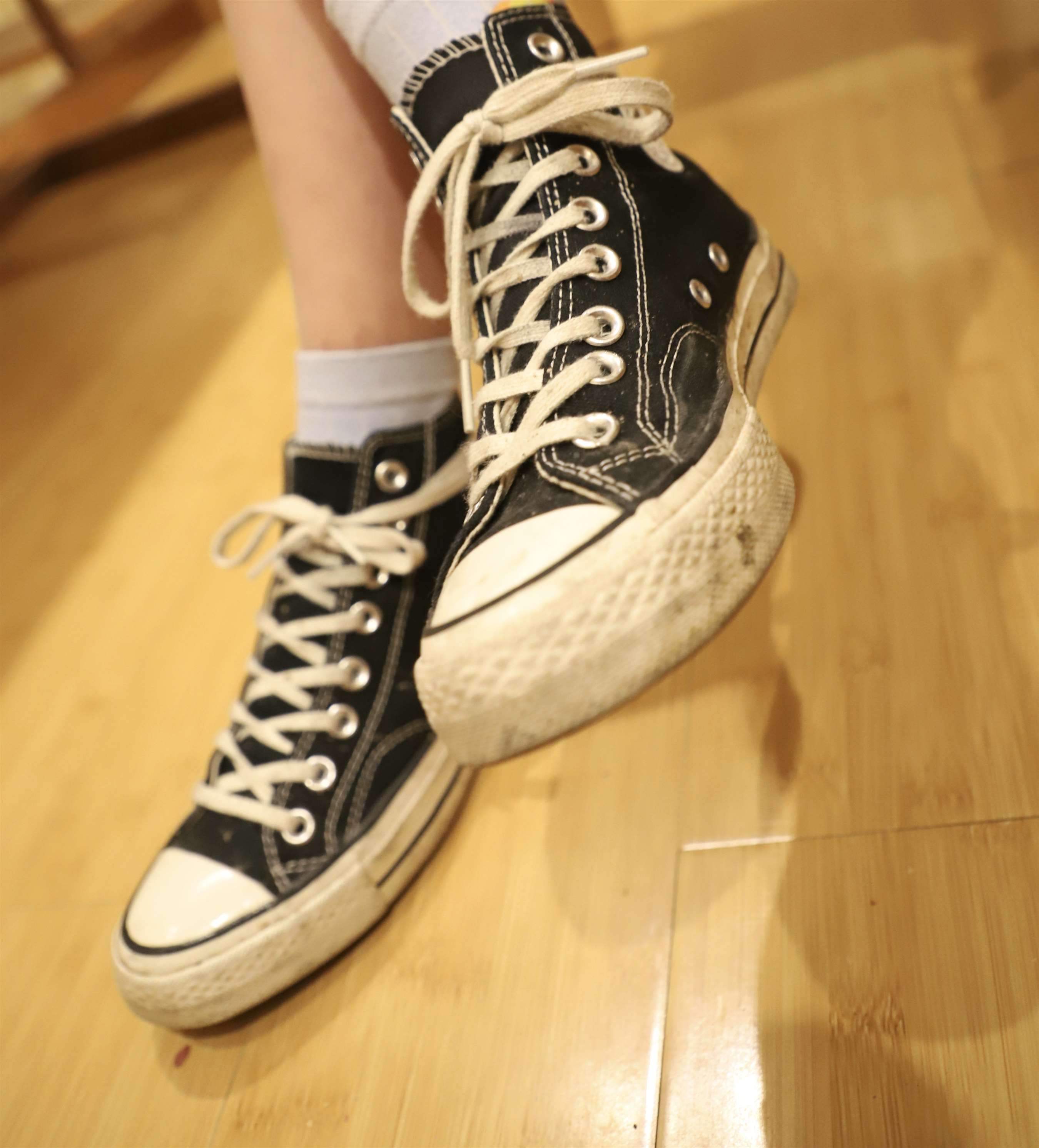 《学姐的嫩白脚丫》作品图