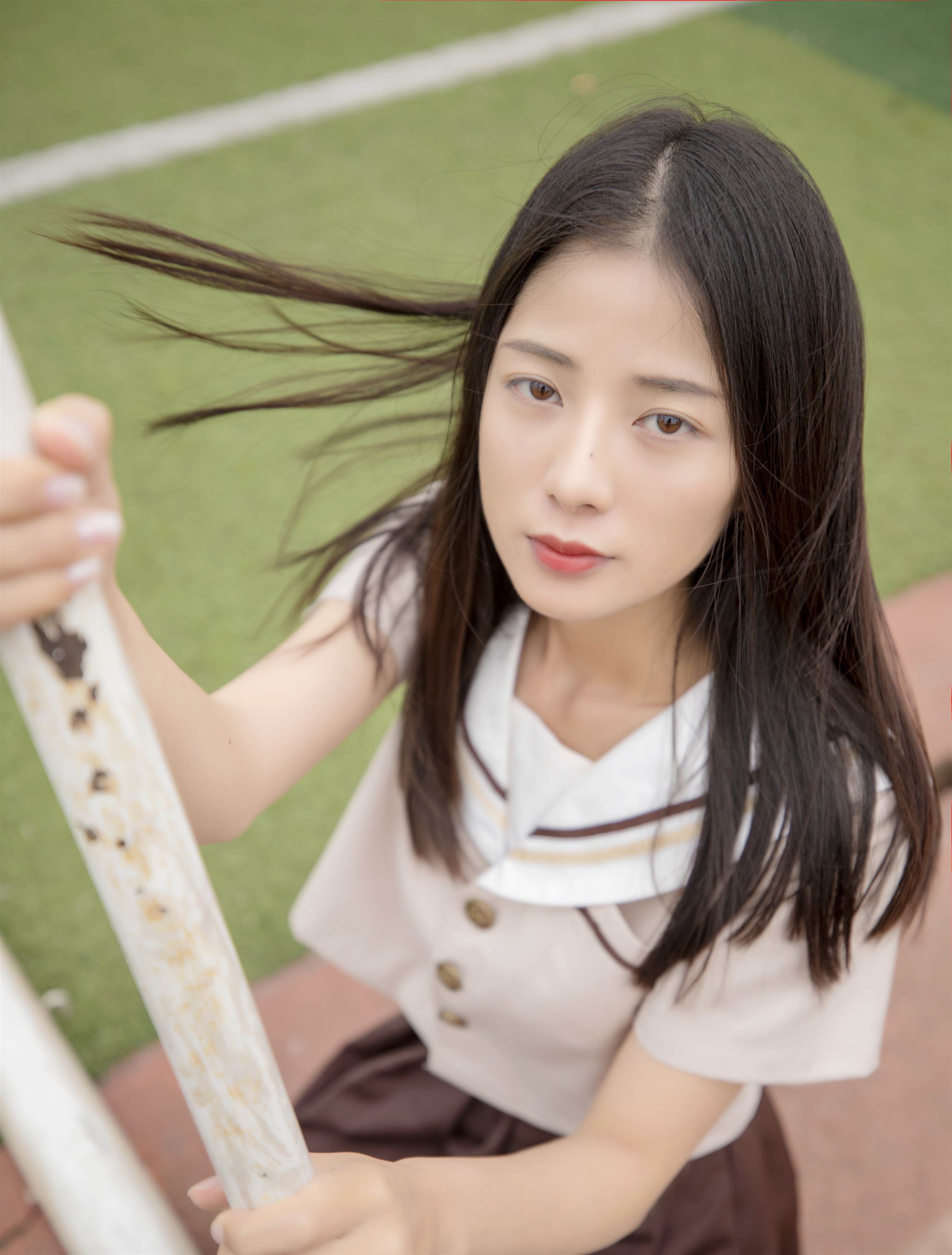 《学院里黑丝学姐》作品图