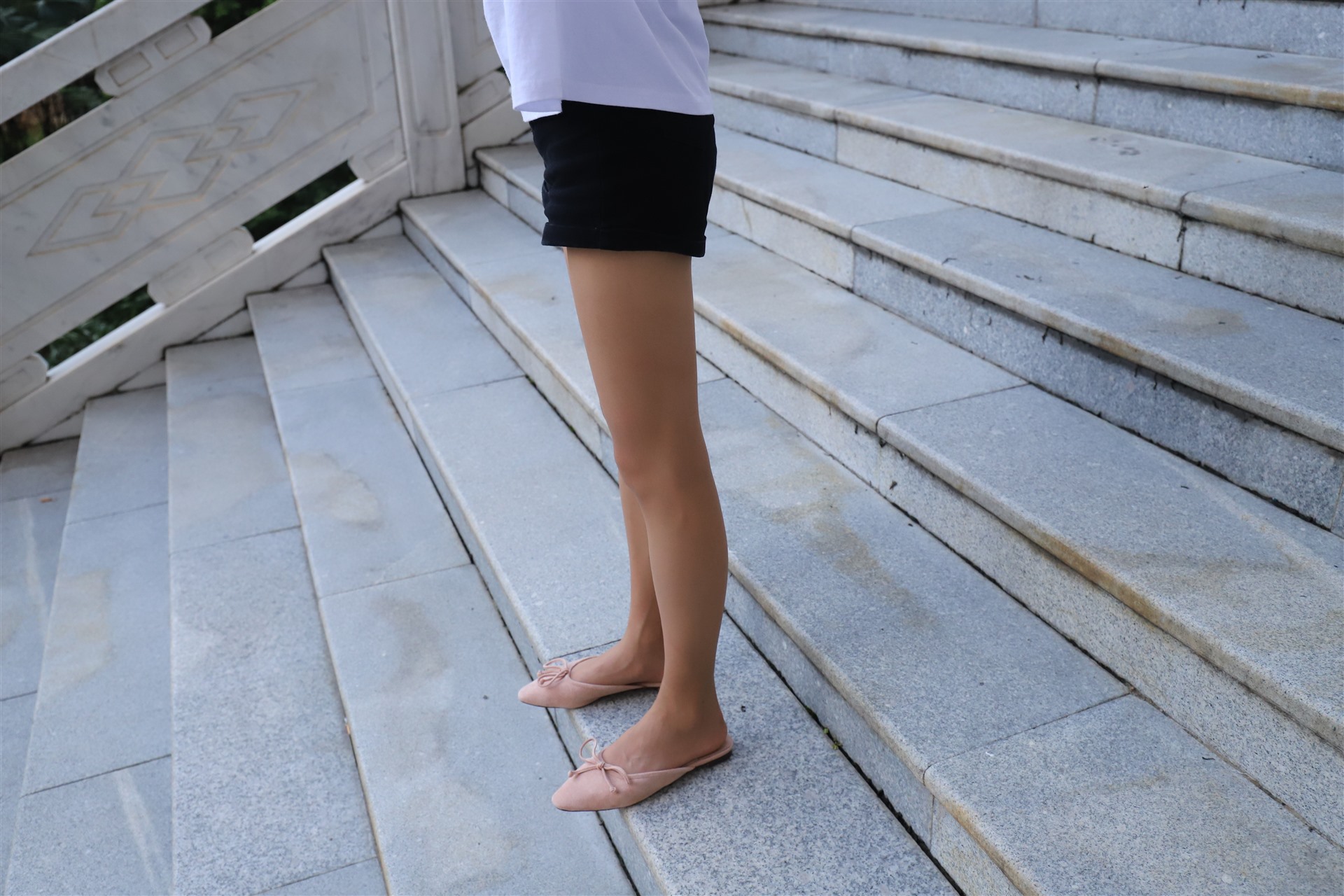 《黑丝大长腿脚丫+视频2部》作品图