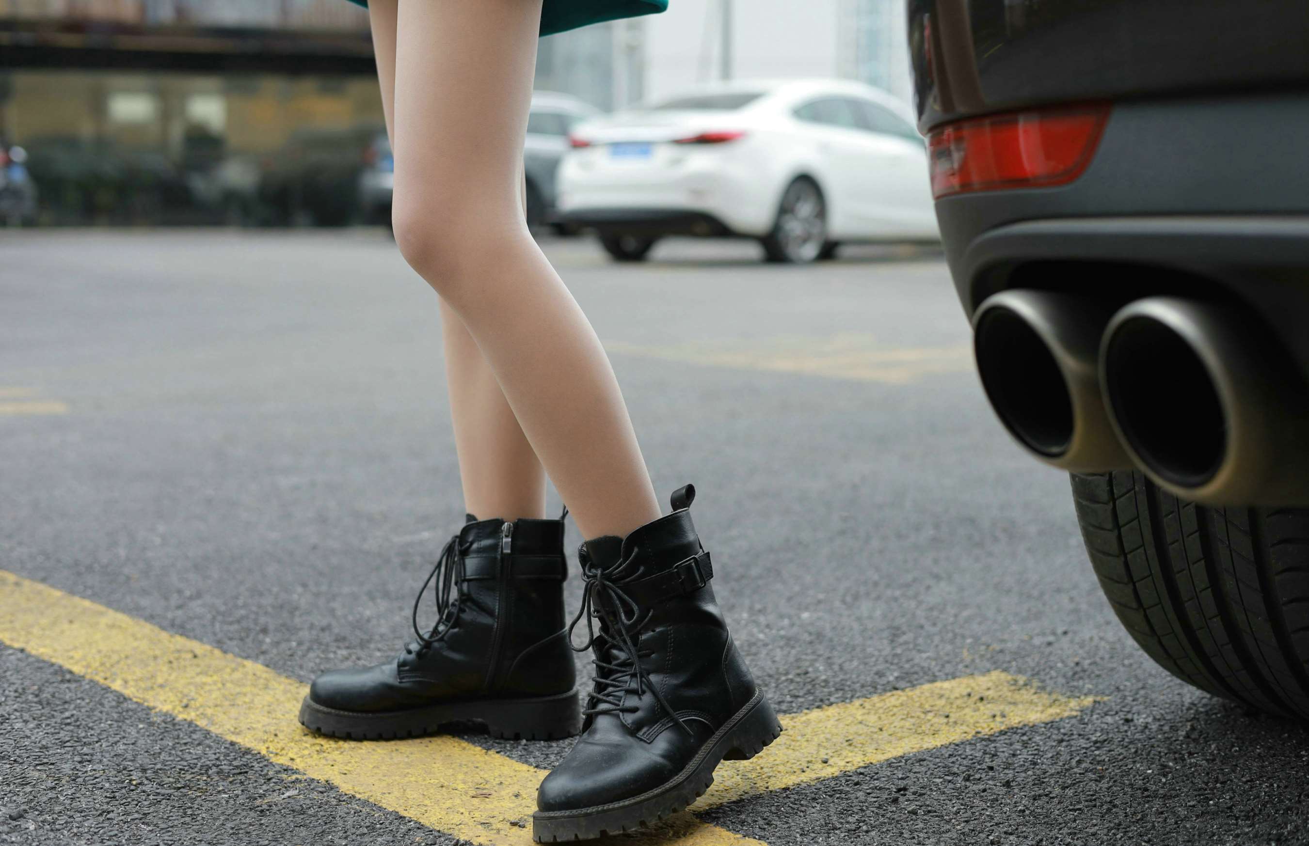 《美子《停车场邂逅》》作品图