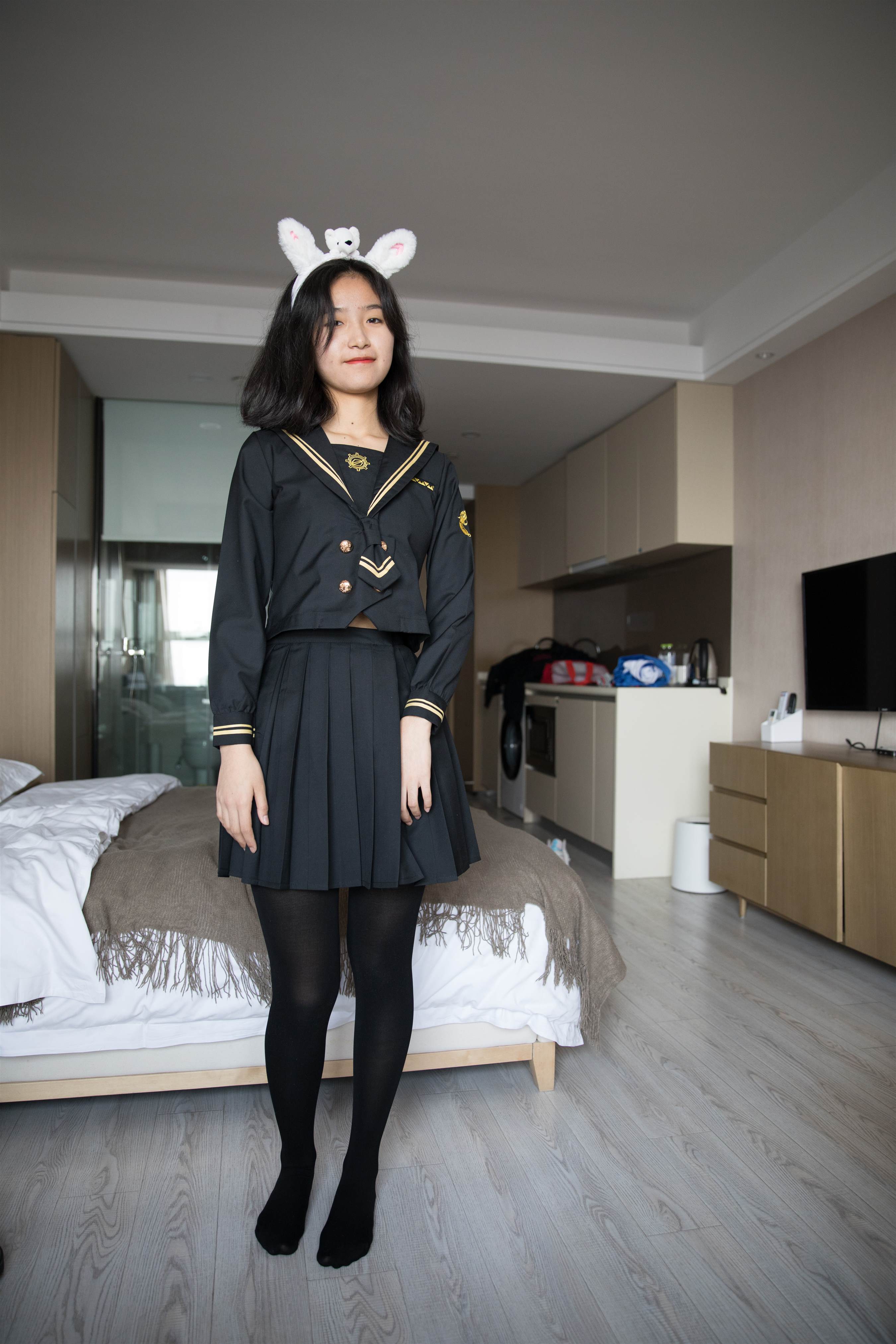 《学院风日系jk制服の黑丝脚丫》作品图