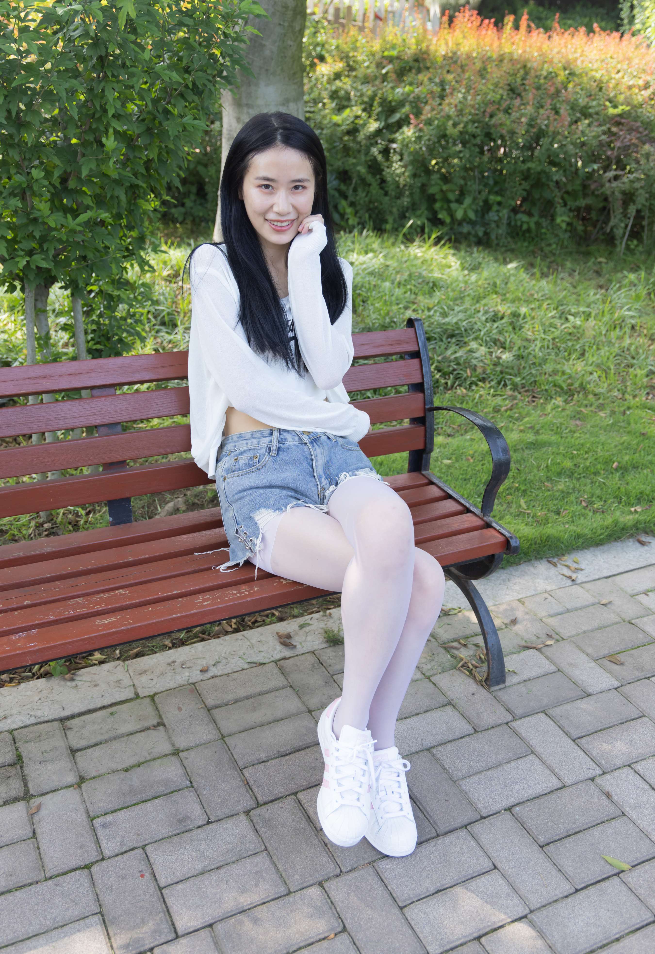 《菜菜-无人之岛》作品图