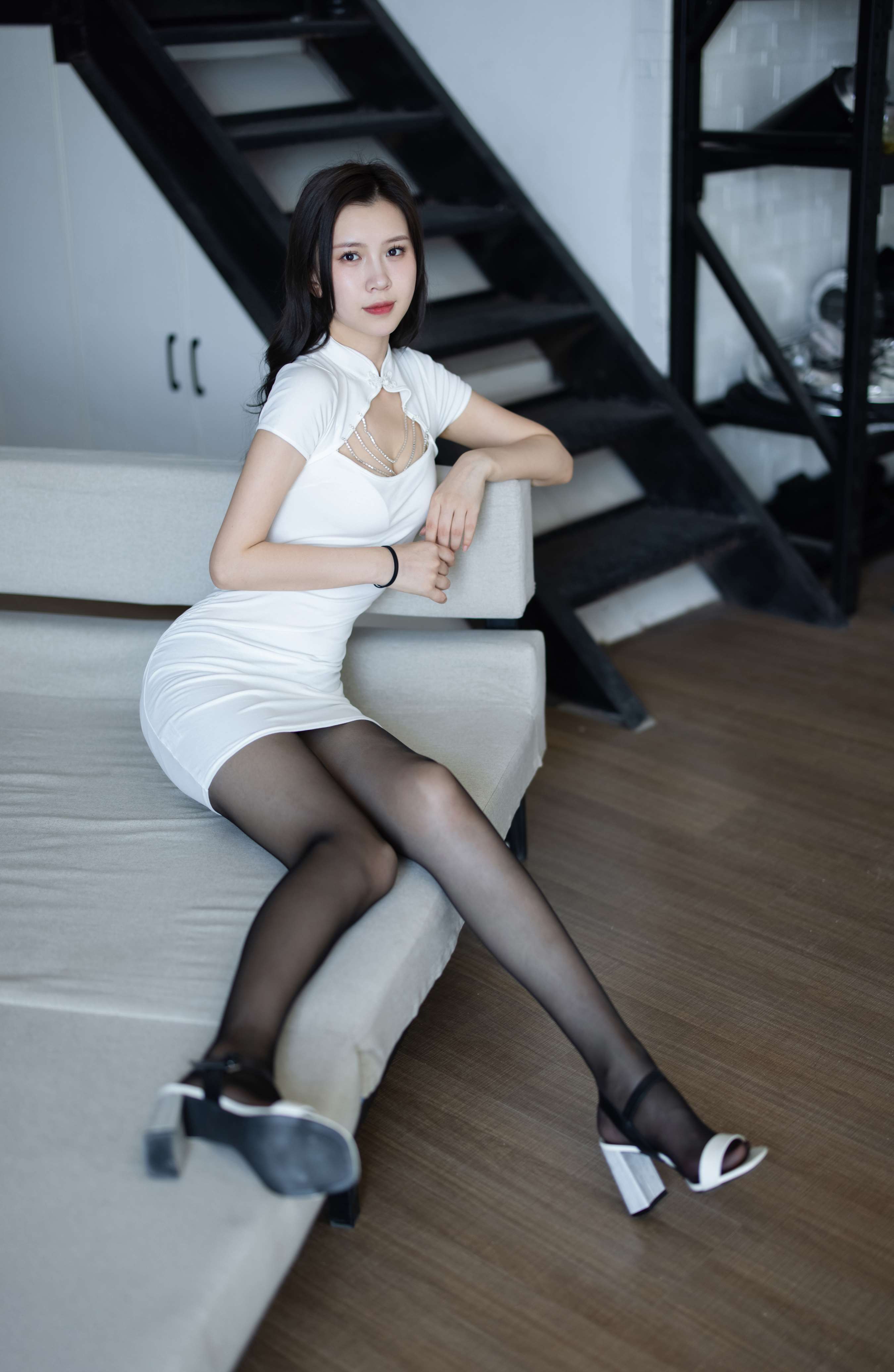 《姗姗黑丝足》作品图