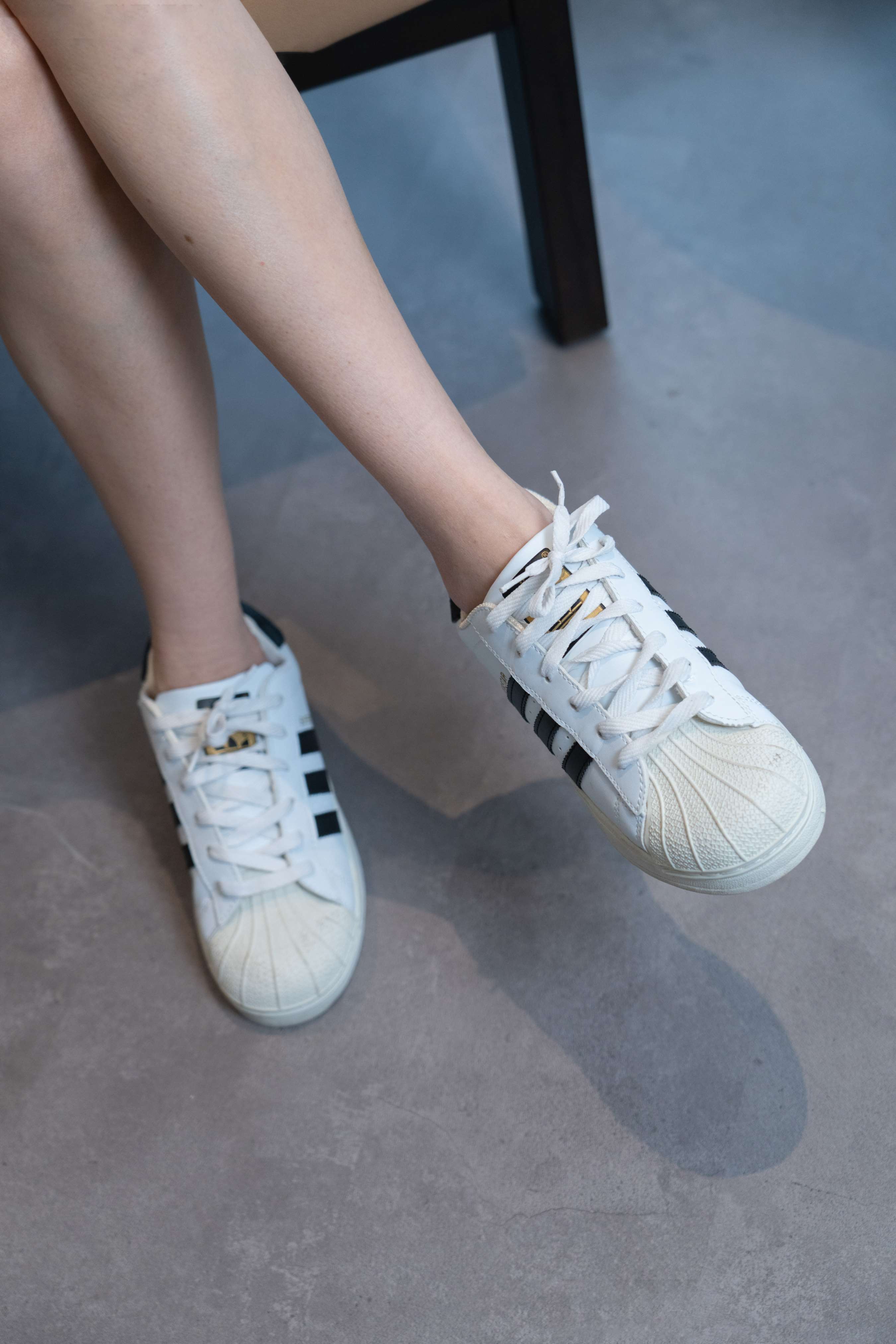 《齐齐 板鞋の裸足》作品图