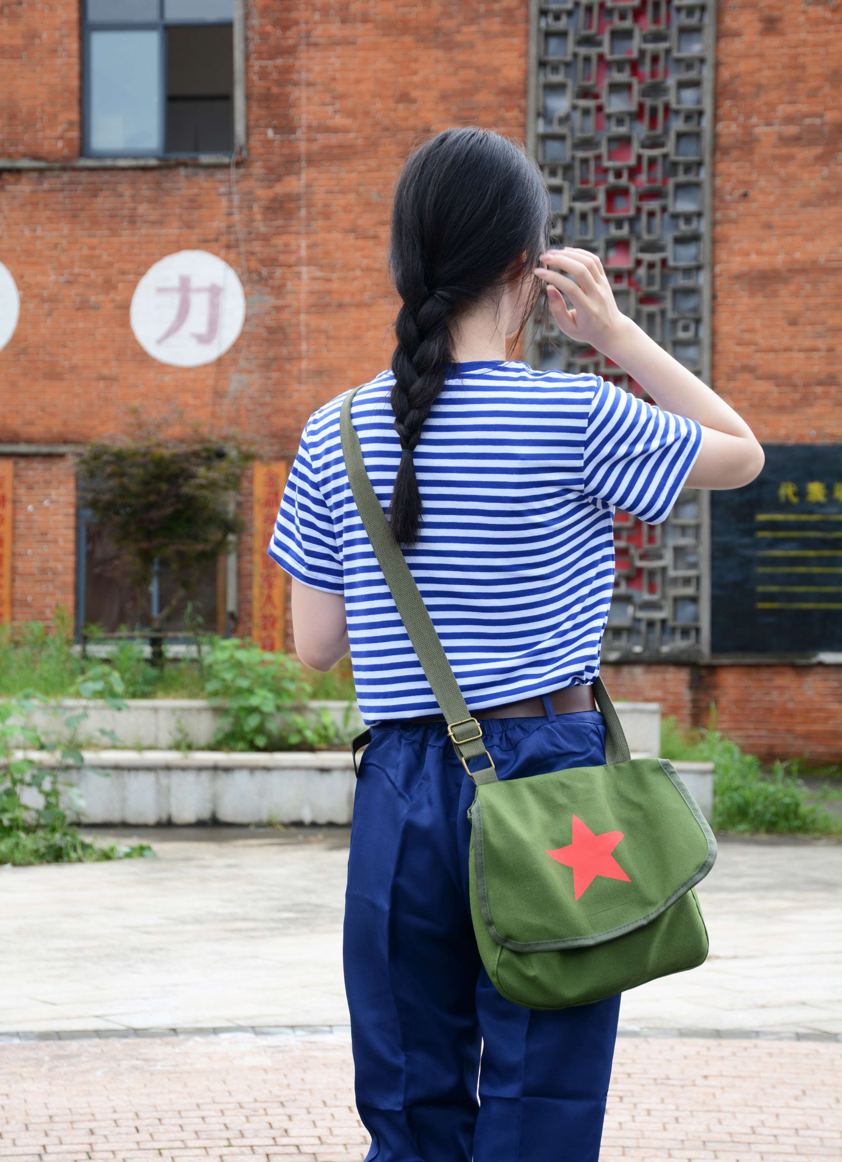 《安妮 怀旧专场》作品图