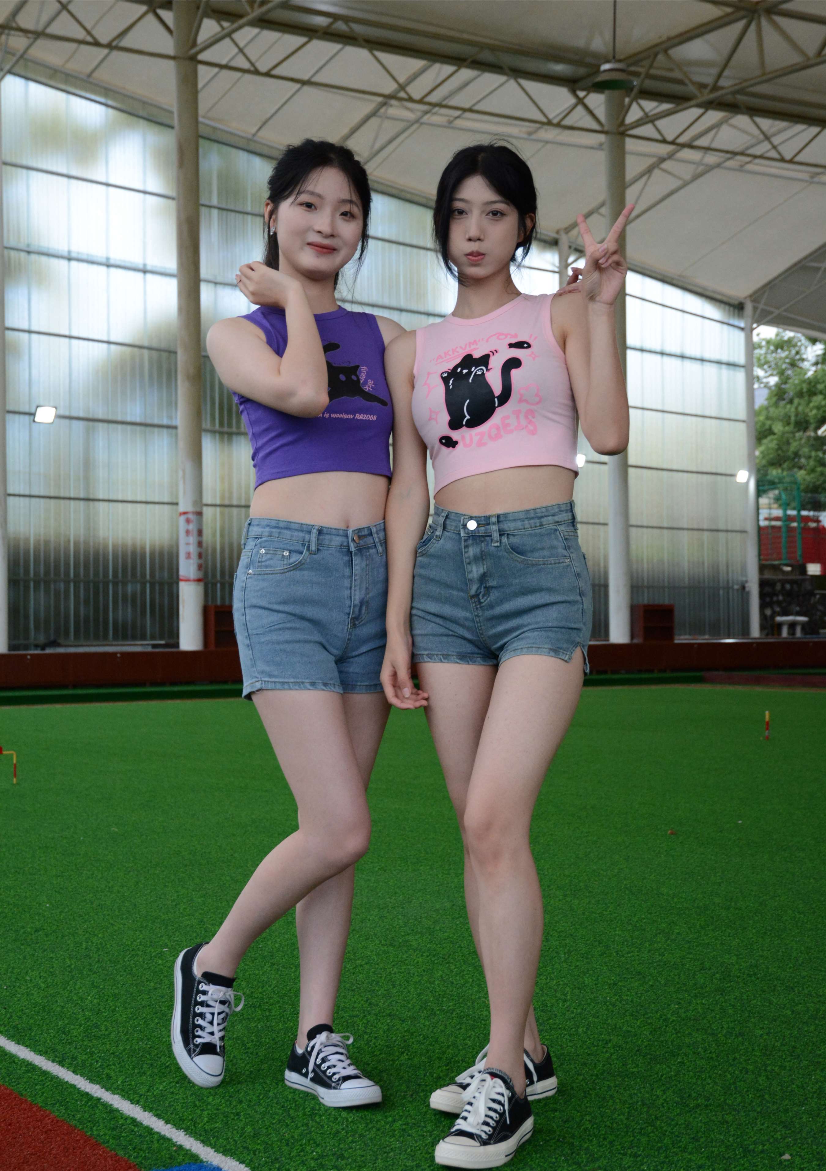 《秀秀の安安 室内运动场展嫩足》作品图