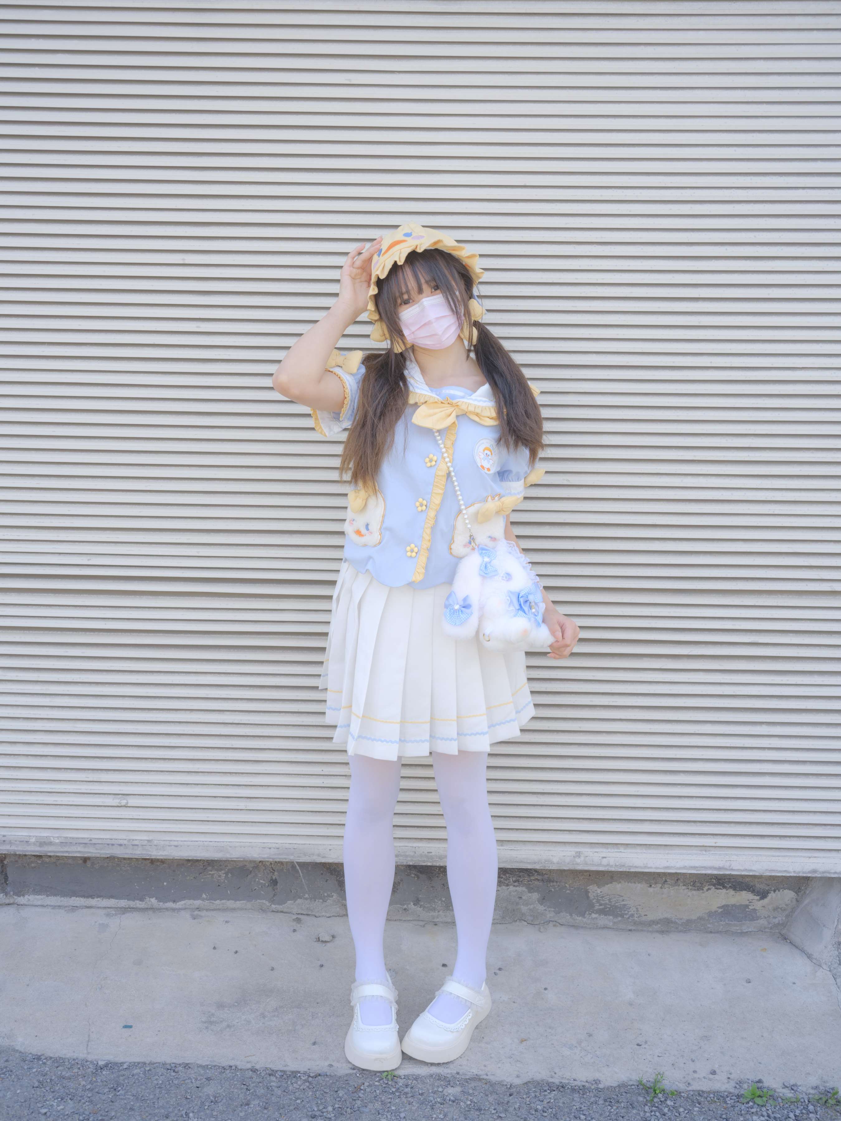 《春雪黄帽の白丝脚丫》作品图