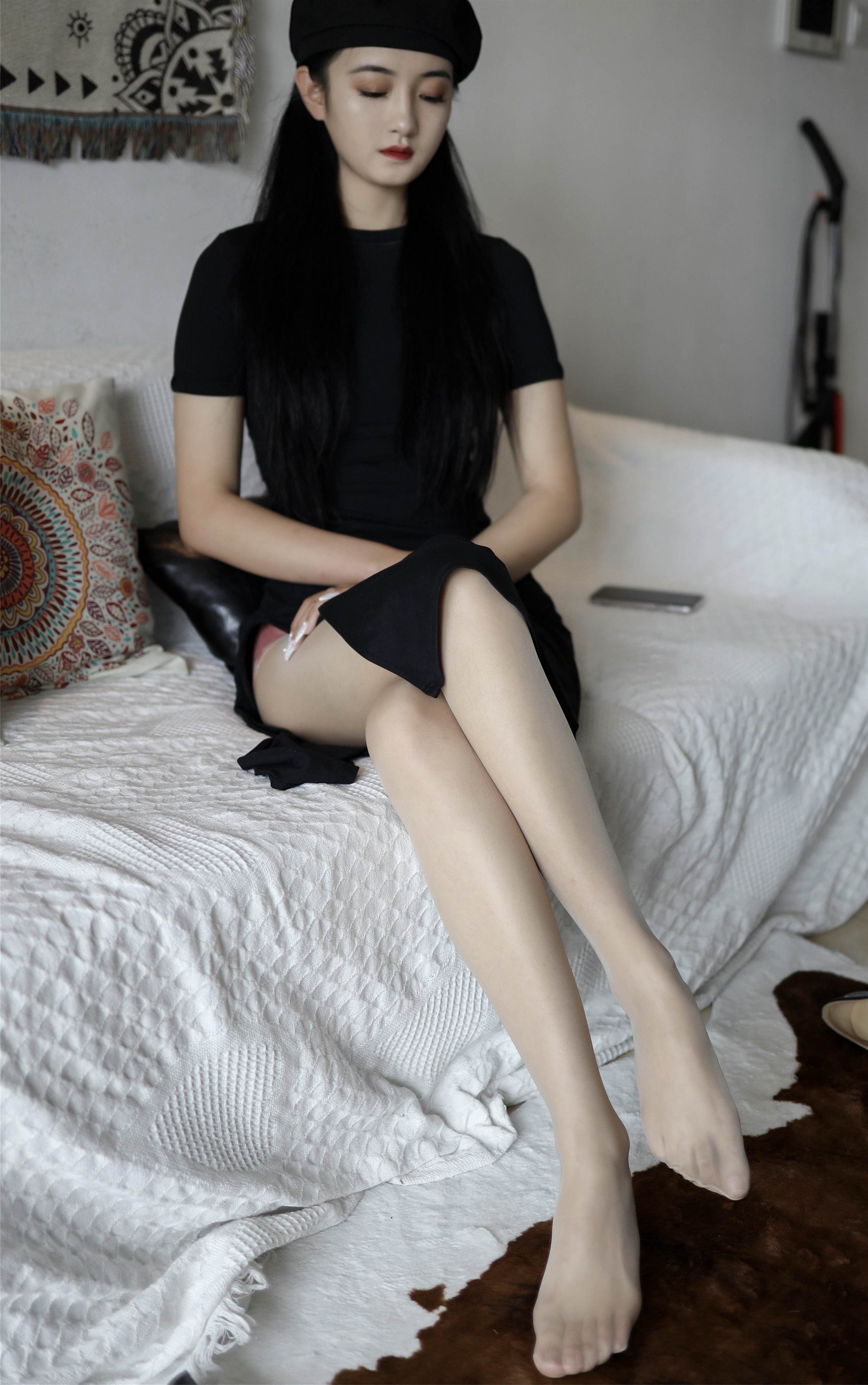 《黑裙の高跟丝袜脚》作品图