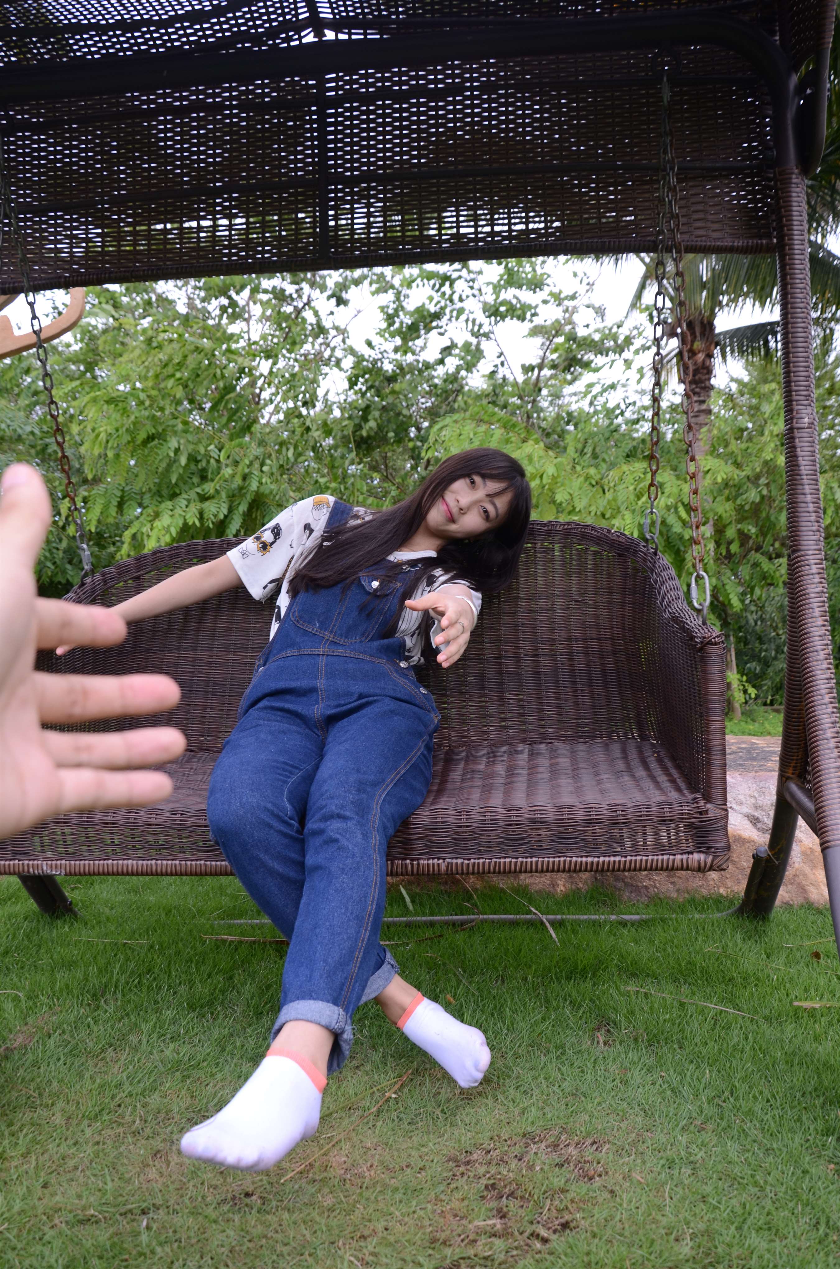 《牛仔の白棉袜脚》作品图