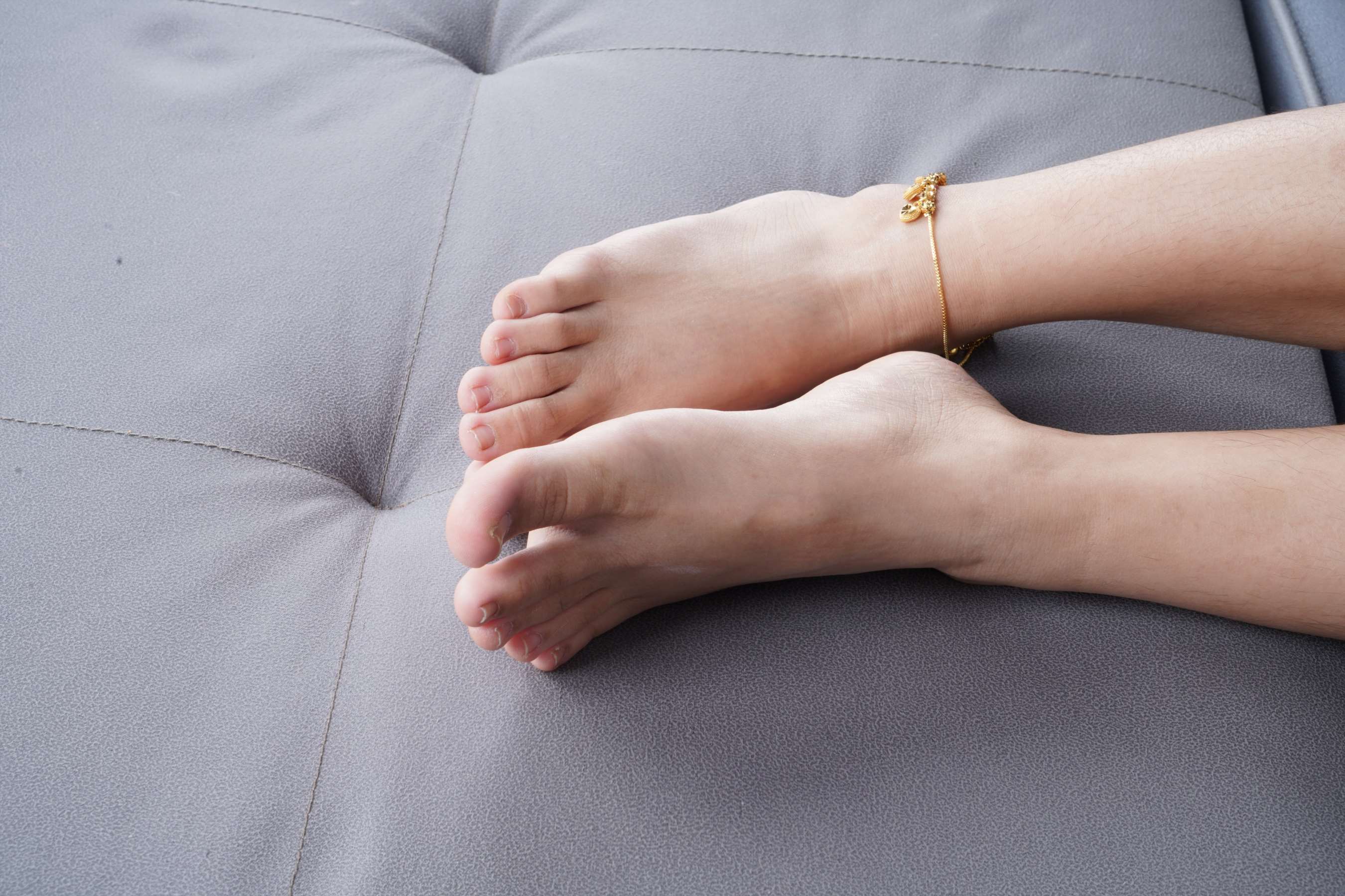 《淑尧展示嫩足》作品图