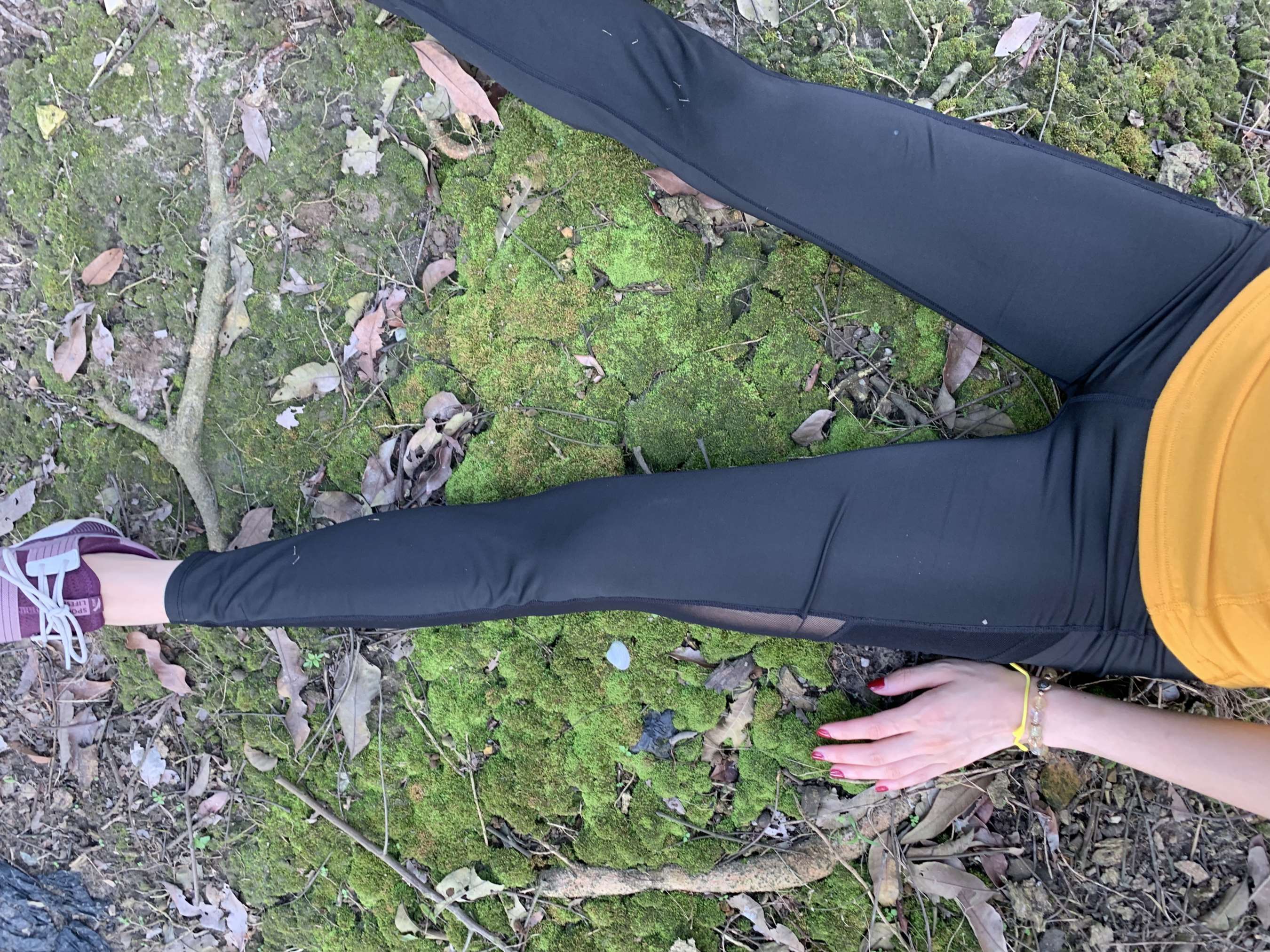 《少女肉丝脚丫》作品图