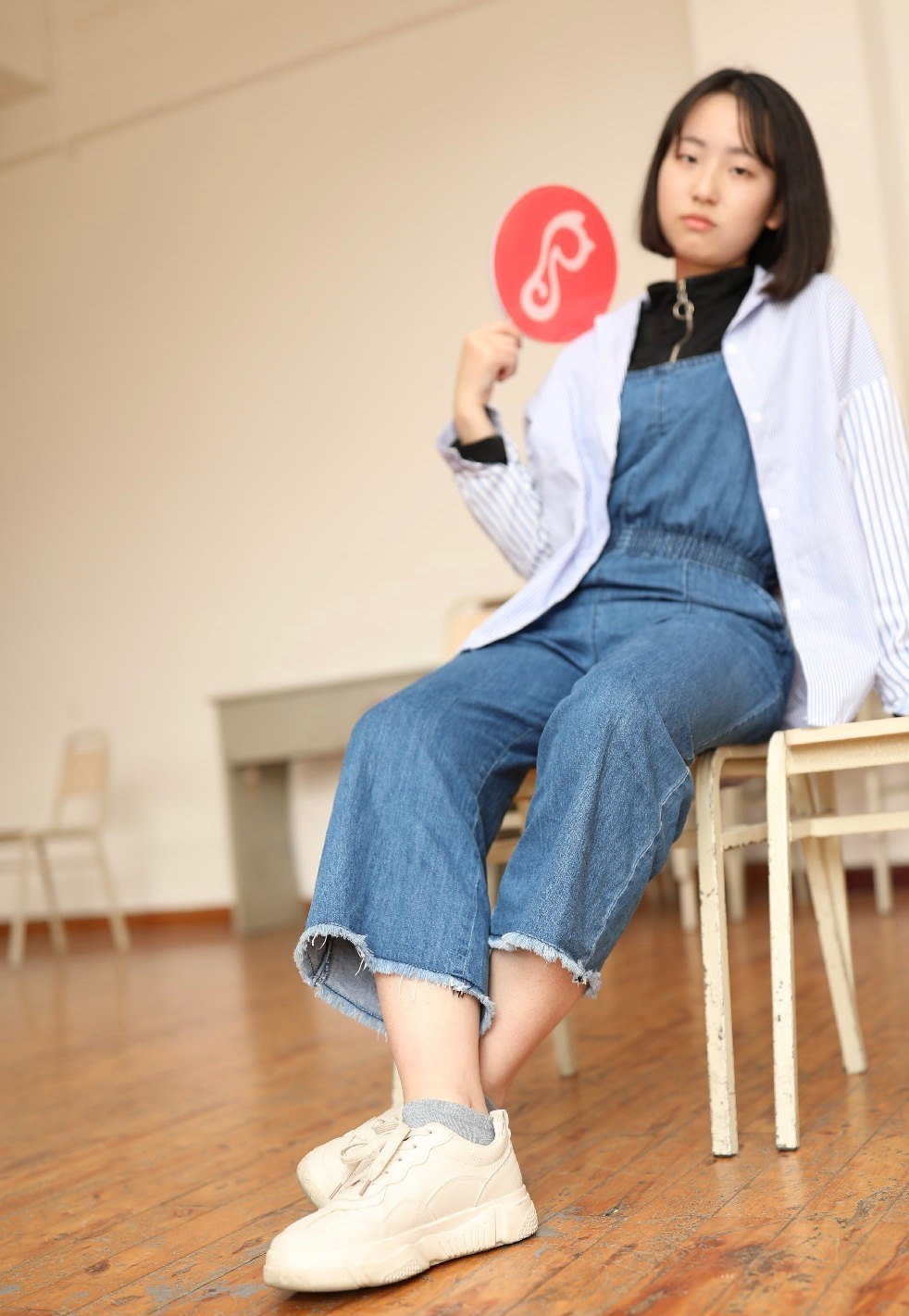 《舞蹈室里的棉袜脚》作品图