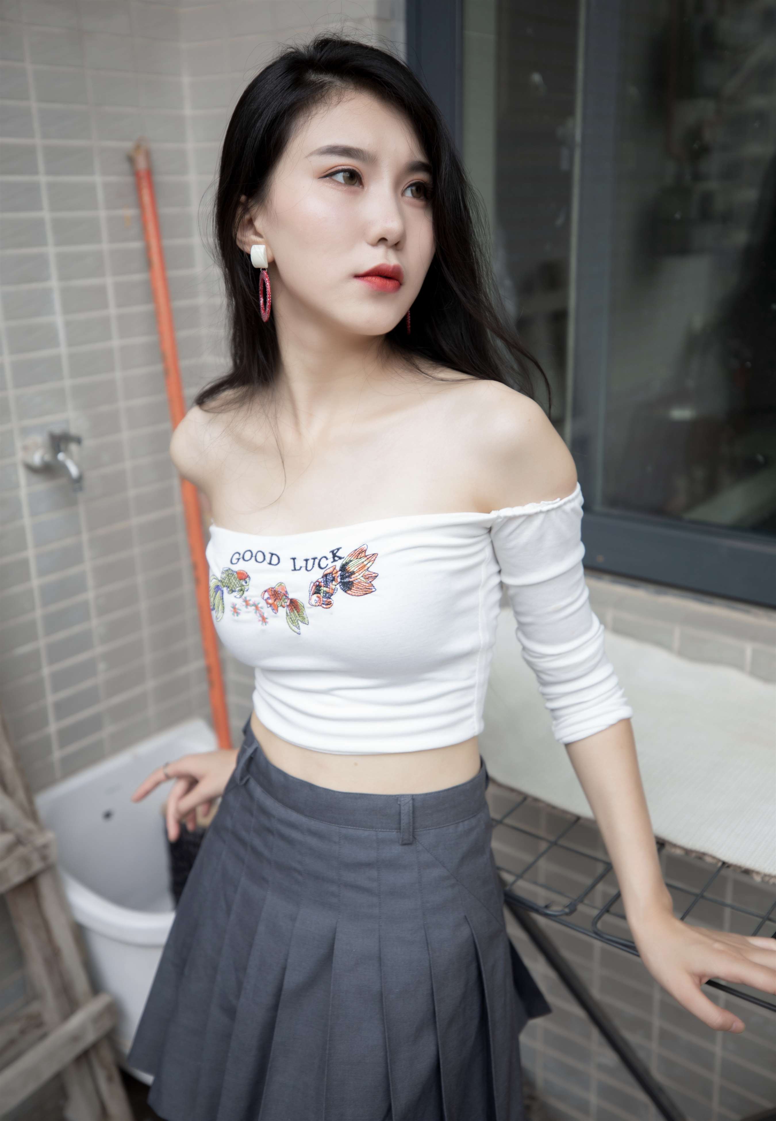 《高跟の裸足的*惑》作品图