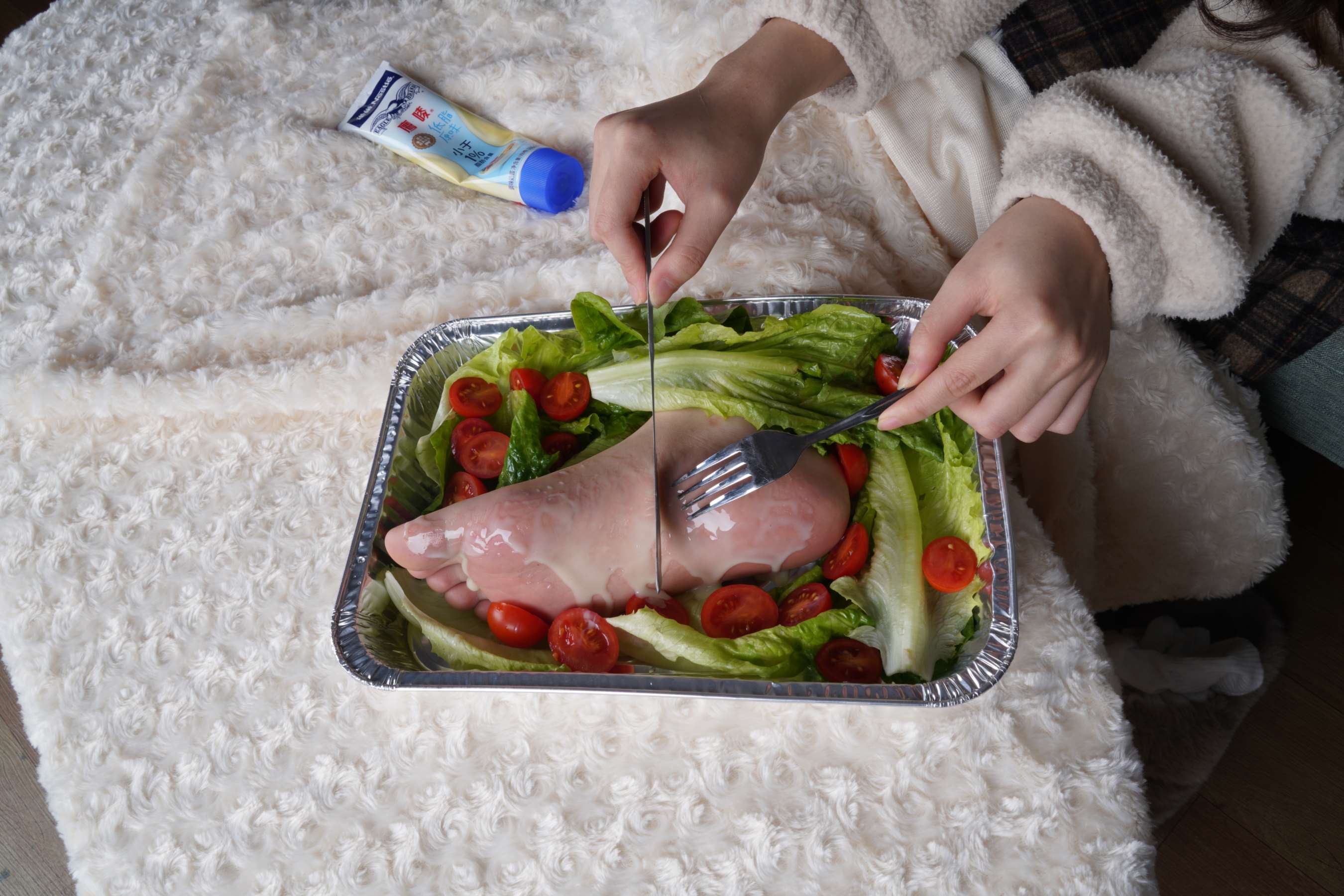 《小莹的脚丫大餐》作品图