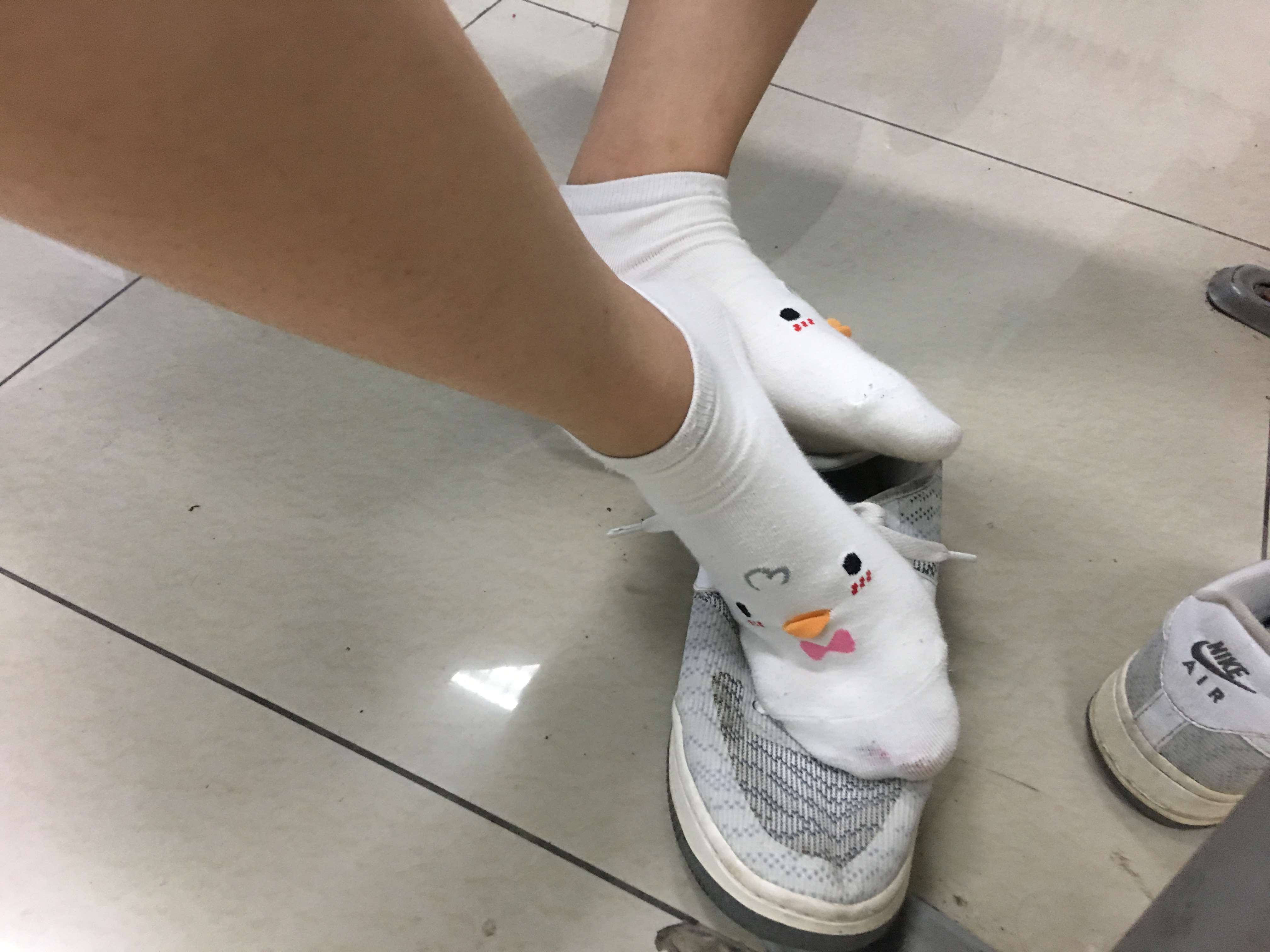 《学妹多套棉袜互换上》作品图