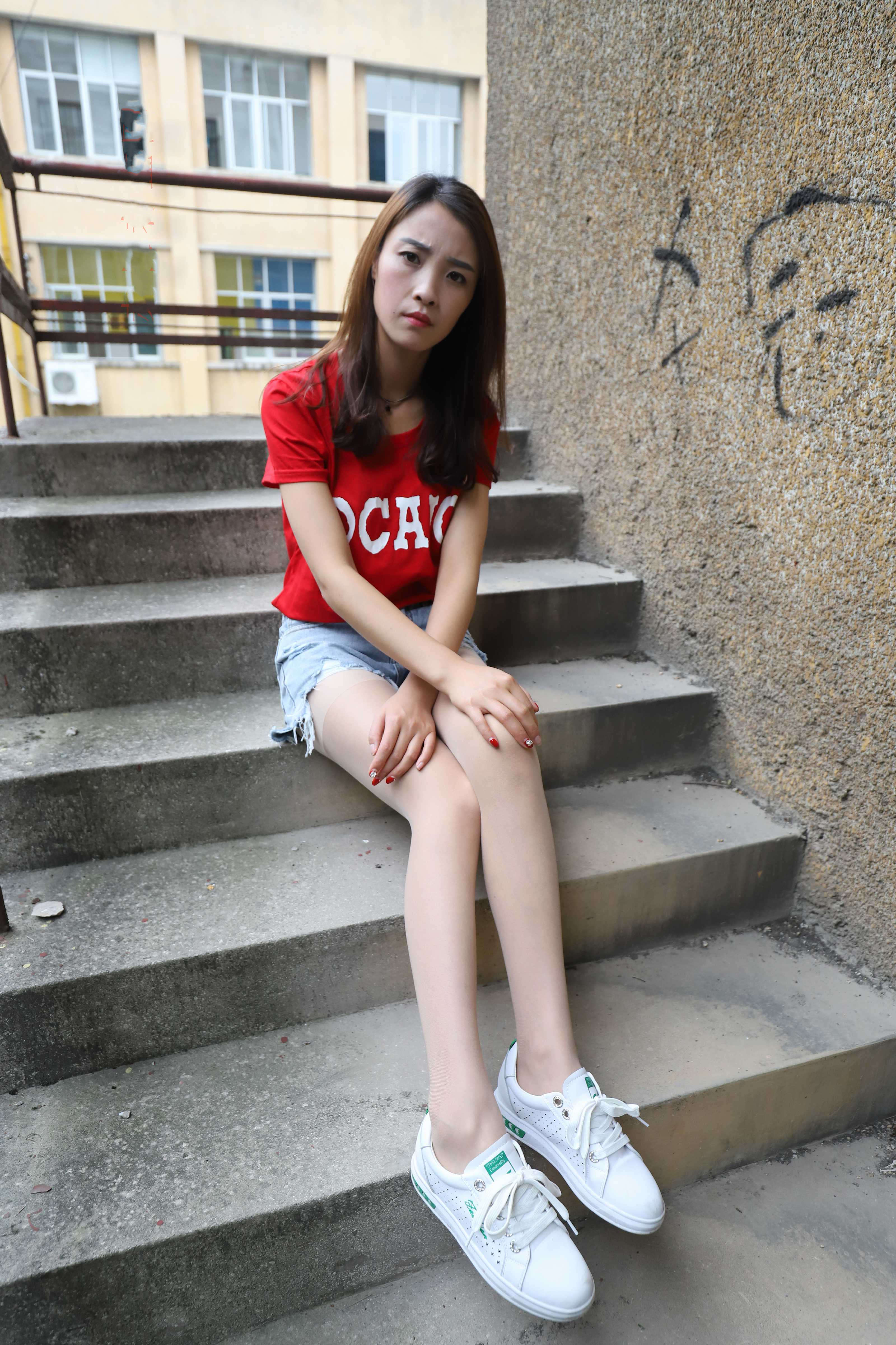 《学妹船套丝袜脚丫+视频2部》作品图