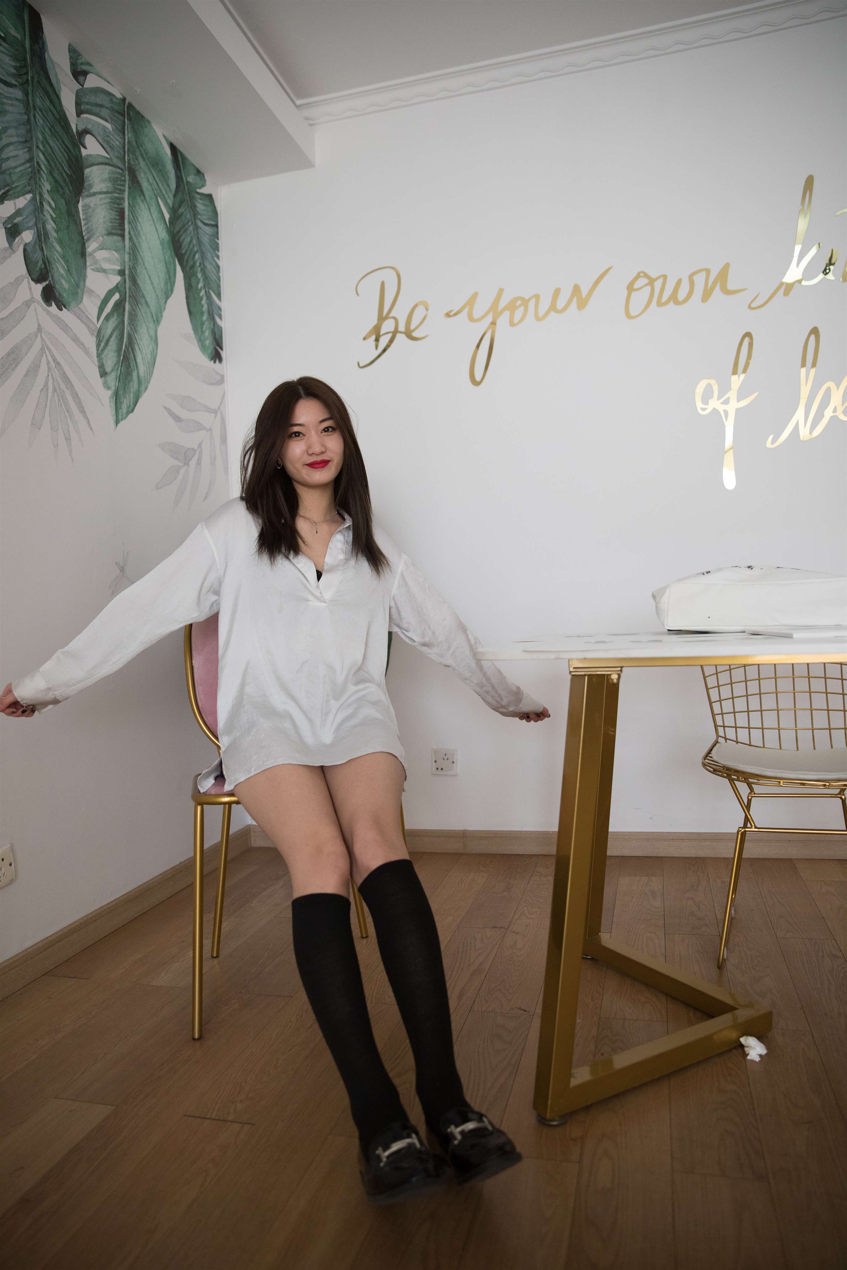 《皮鞋の黑长袜脚丫+视频1个网盘下载》作品图