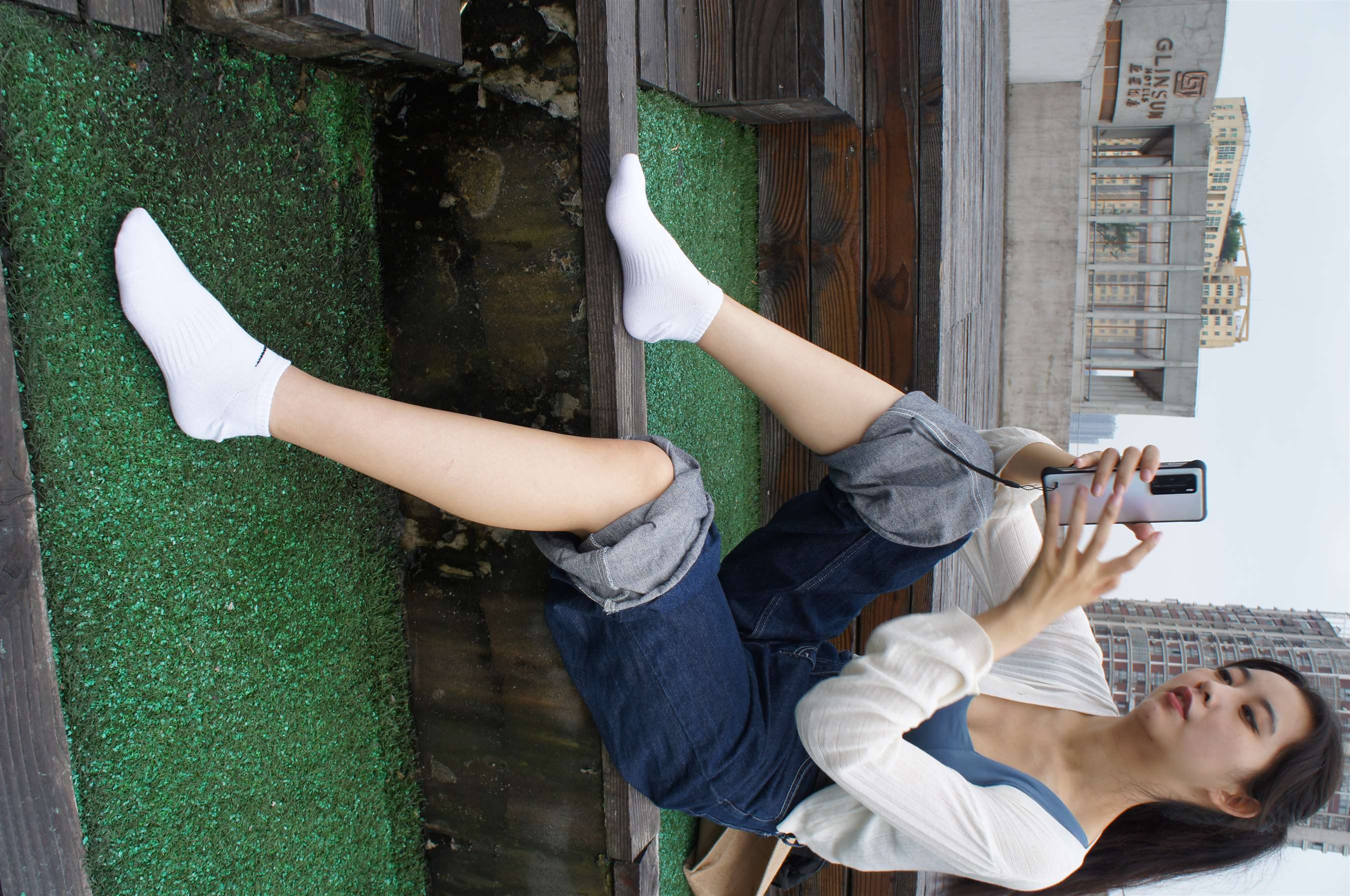 《天台牛仔の白棉袜脚》作品图