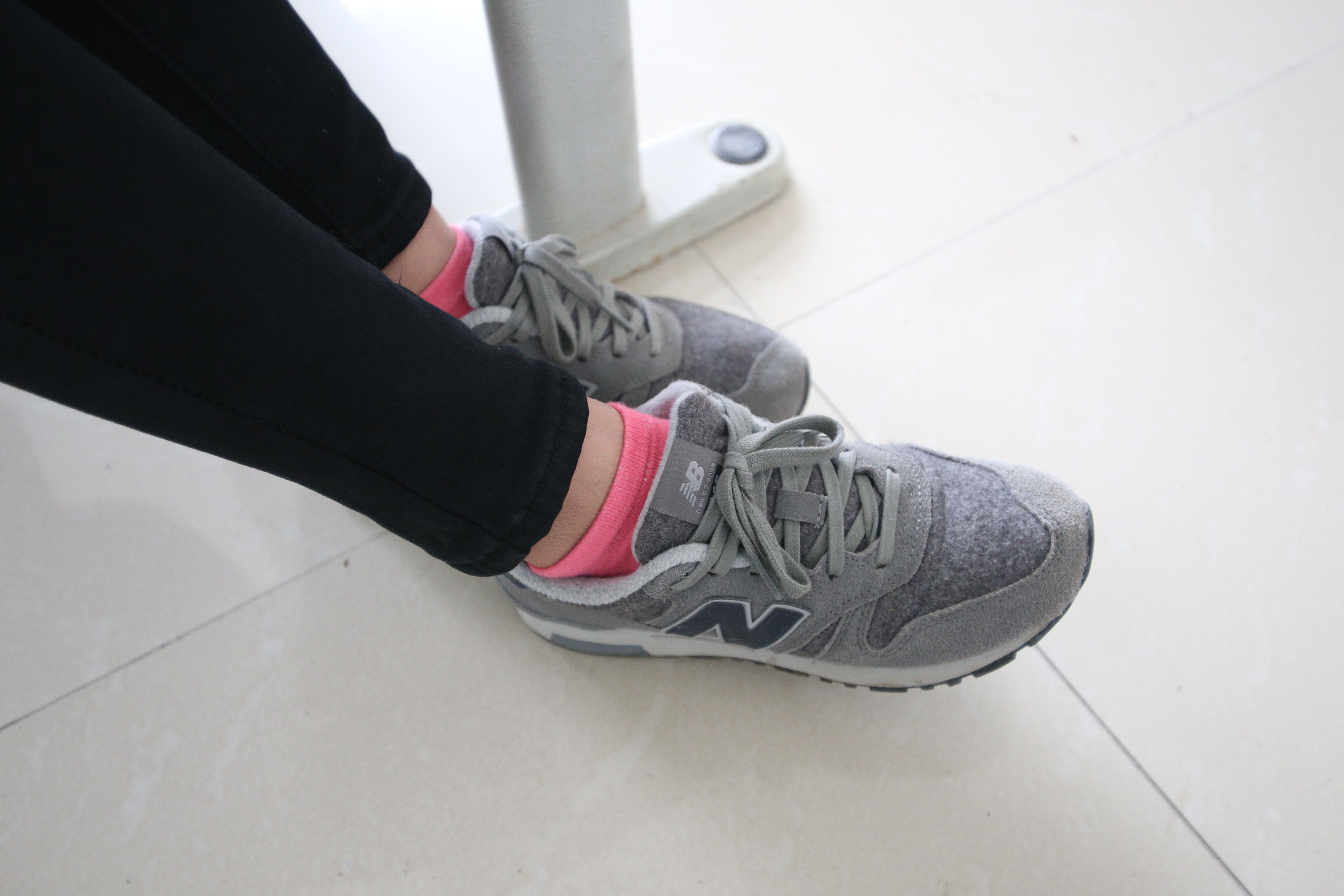 《学妹棉袜脚丫》作品图