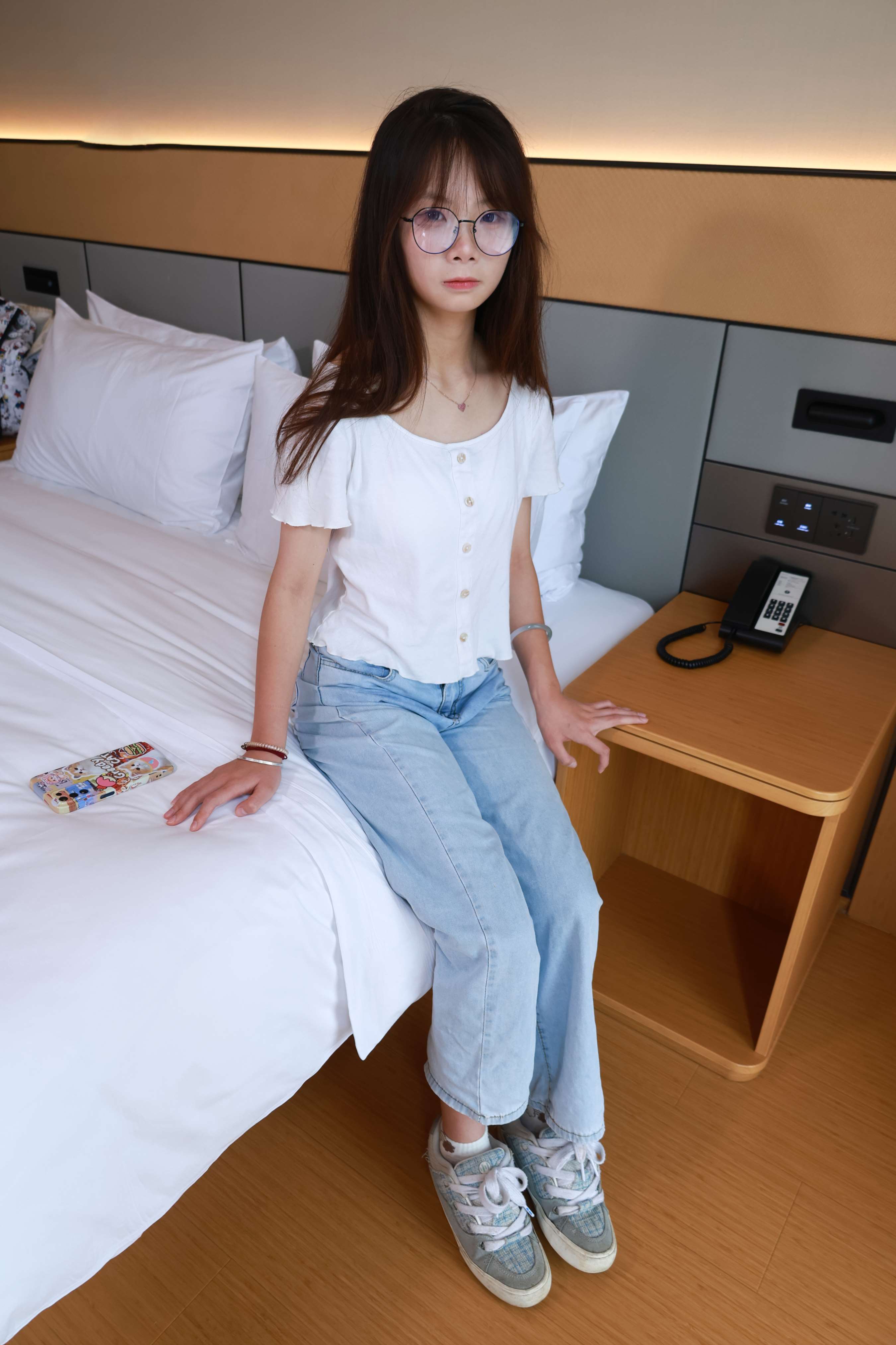 《眼镜学姐牛仔の嫩足》作品图