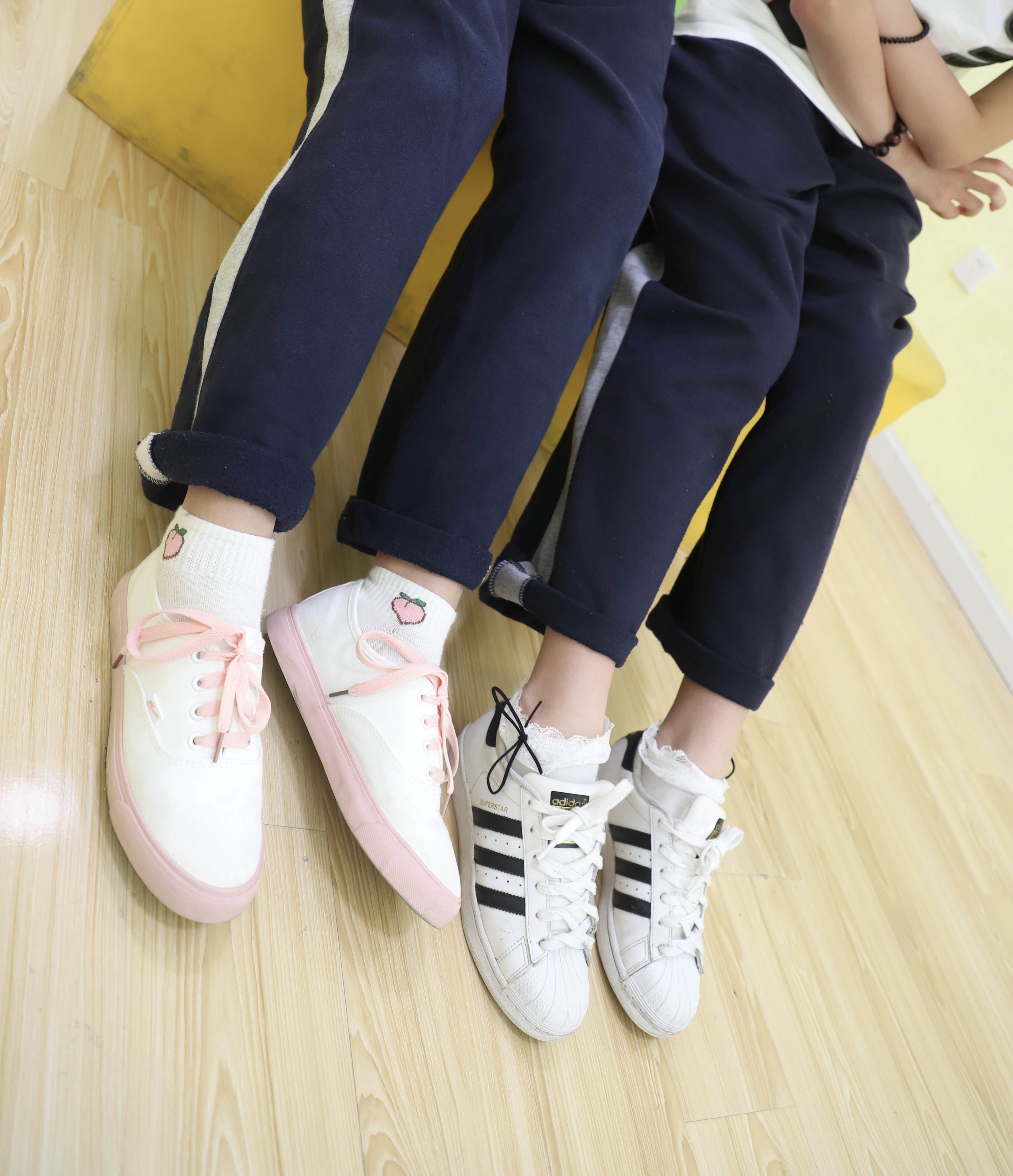 《学妹板鞋棉袜互jio》作品图