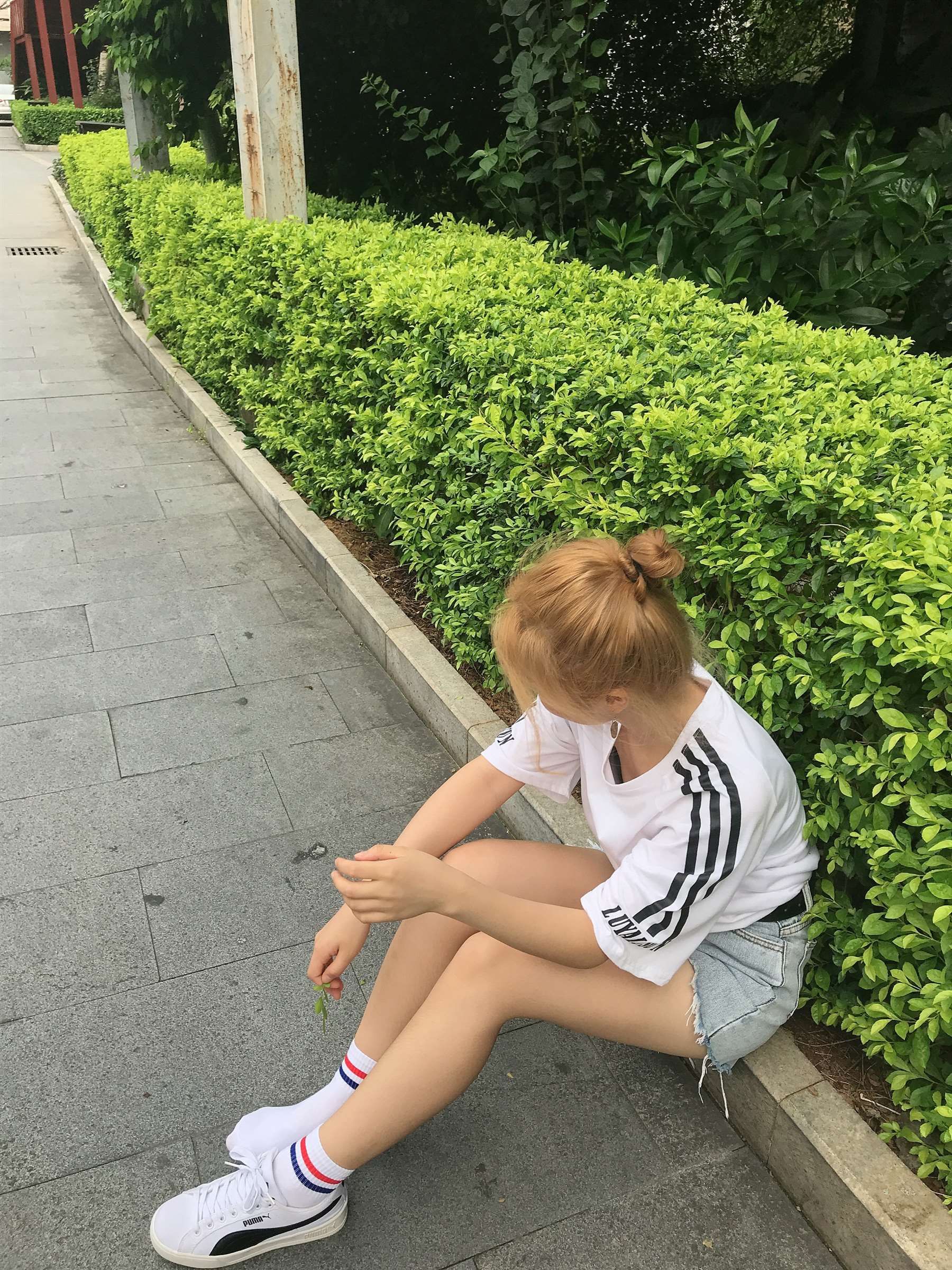 《热裤の板鞋棉袜脚》作品图