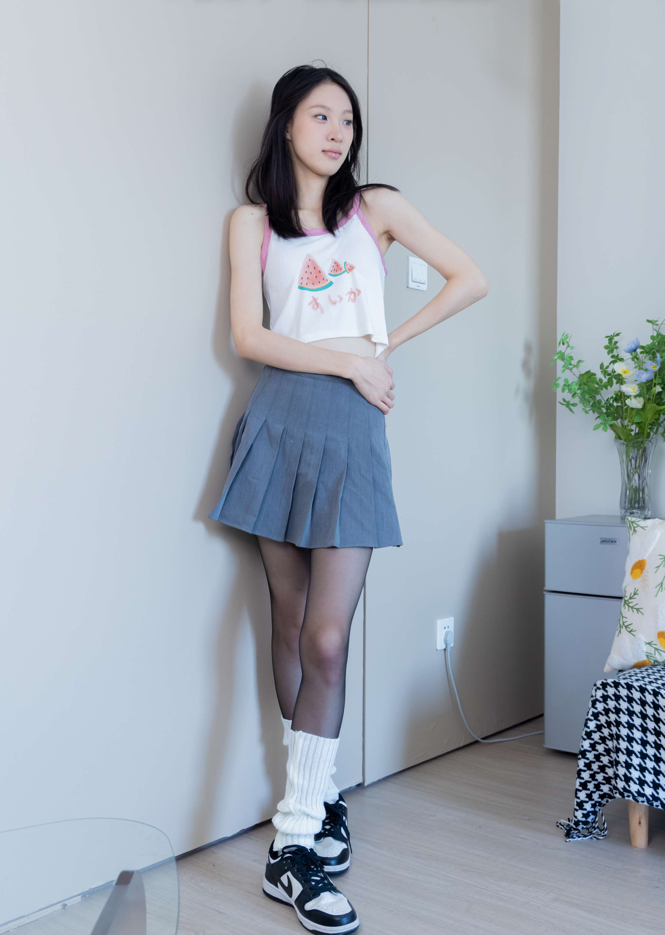 《雪糕-板鞋白棉袜の黑丝堆堆袜套》作品图