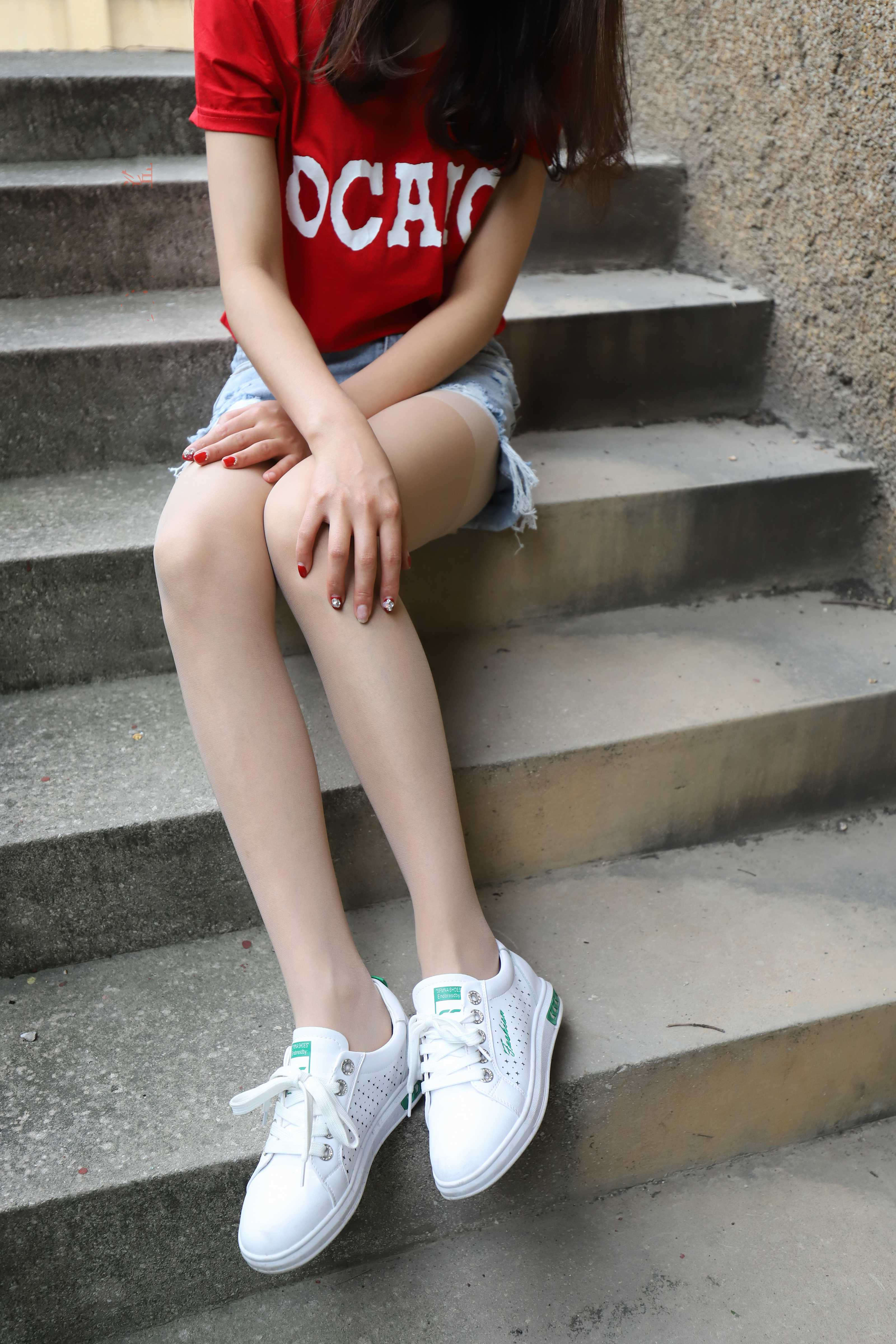 《学妹船套丝袜脚丫+视频2部》作品图