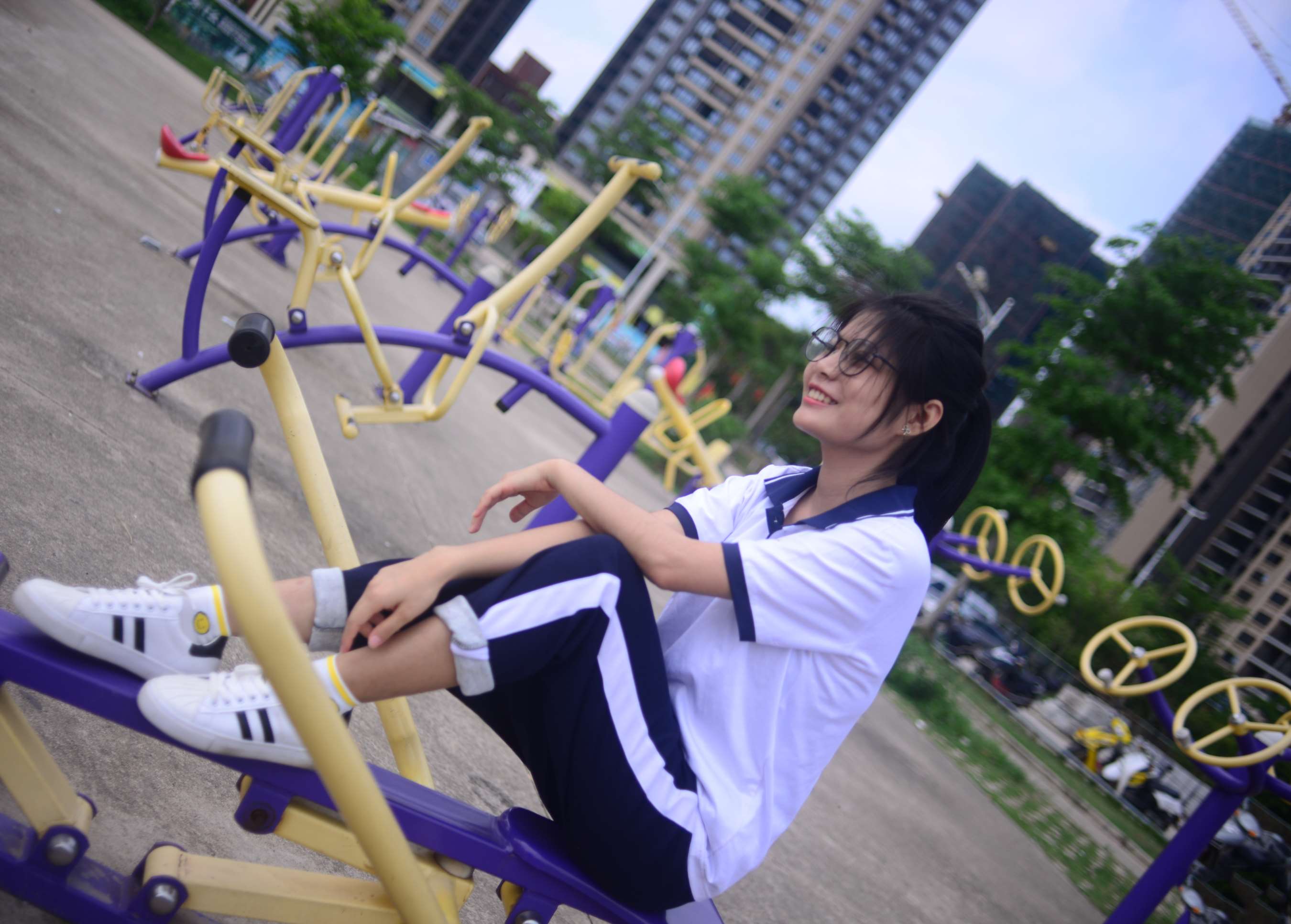 《谢圆少女 奶茶多加糖》作品图