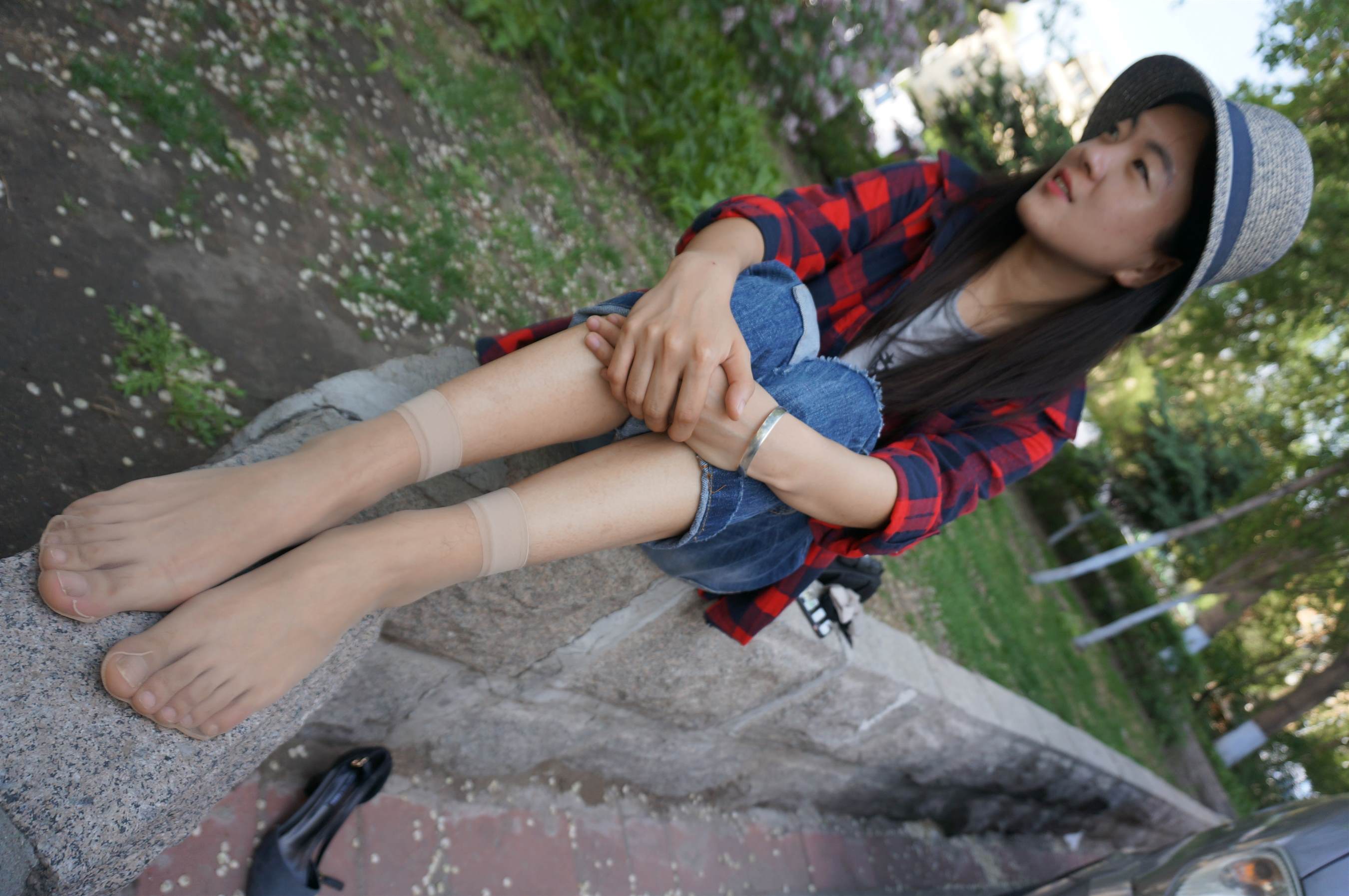 《小雨的丝脚丫》作品图