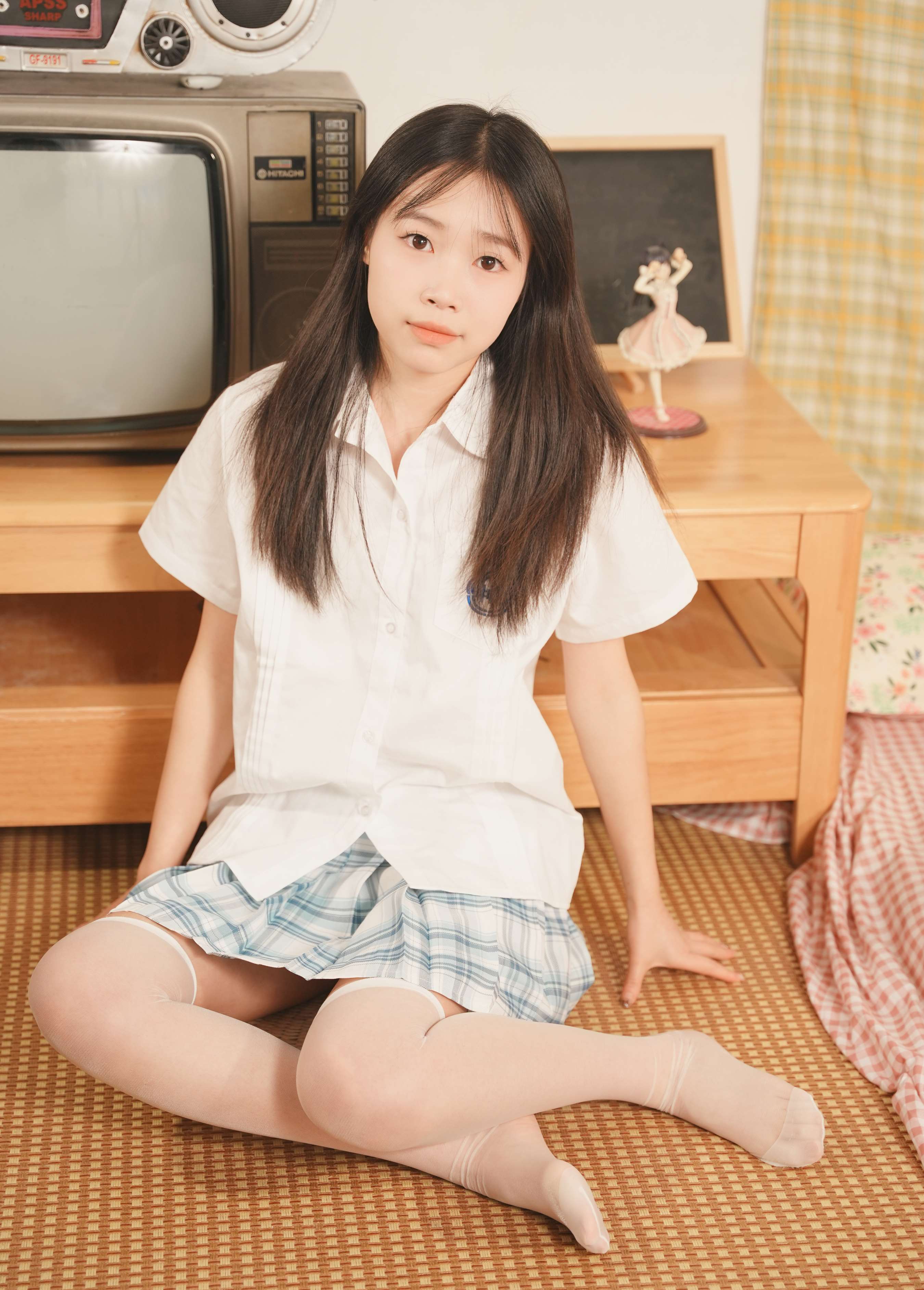 《敏敏-青春就是要拍校服记录啦》作品图