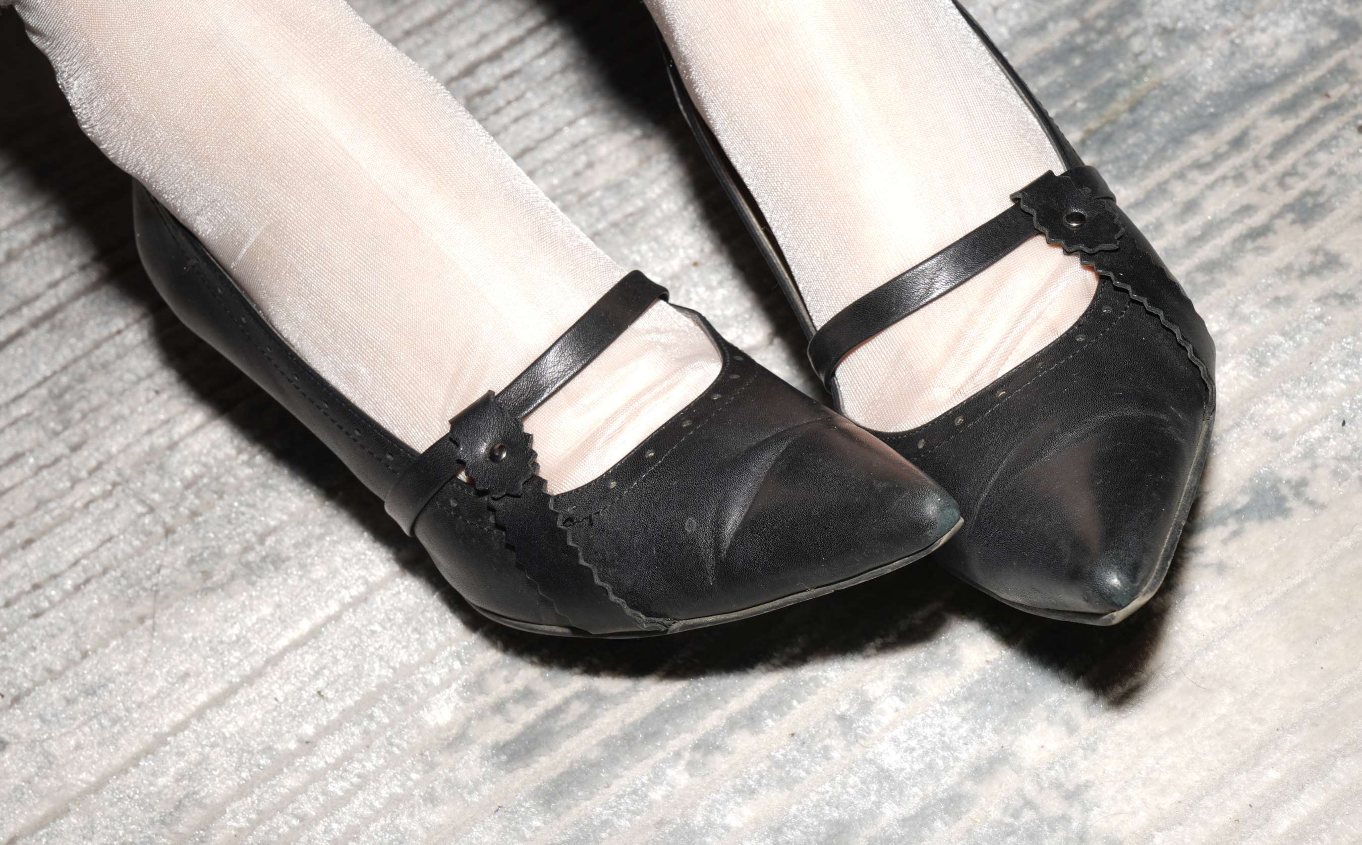 《Anne的诱人锦纶白丝戏高跟不易见到啊》作品图