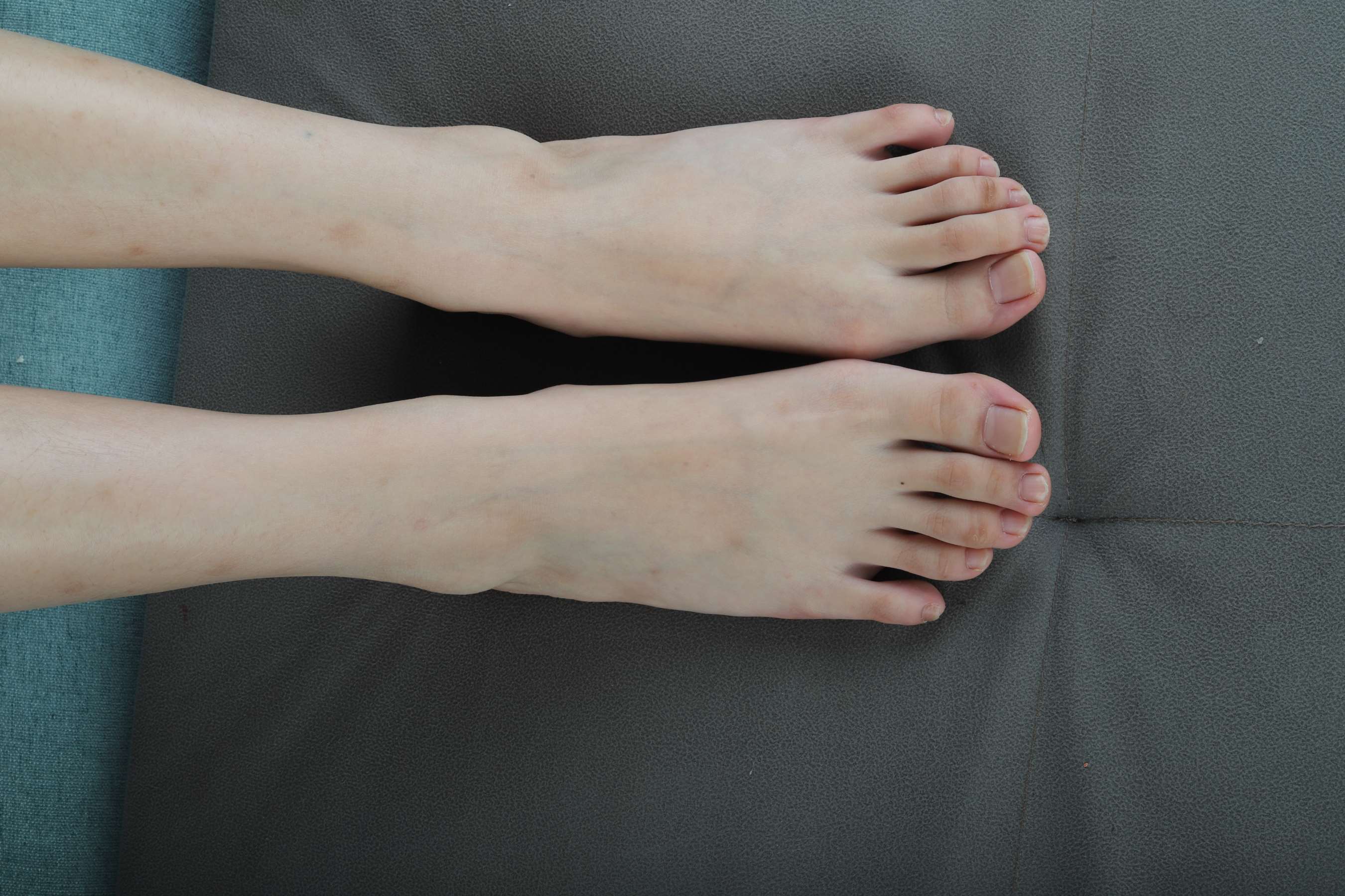 《黄紫嫩足配食物》作品图