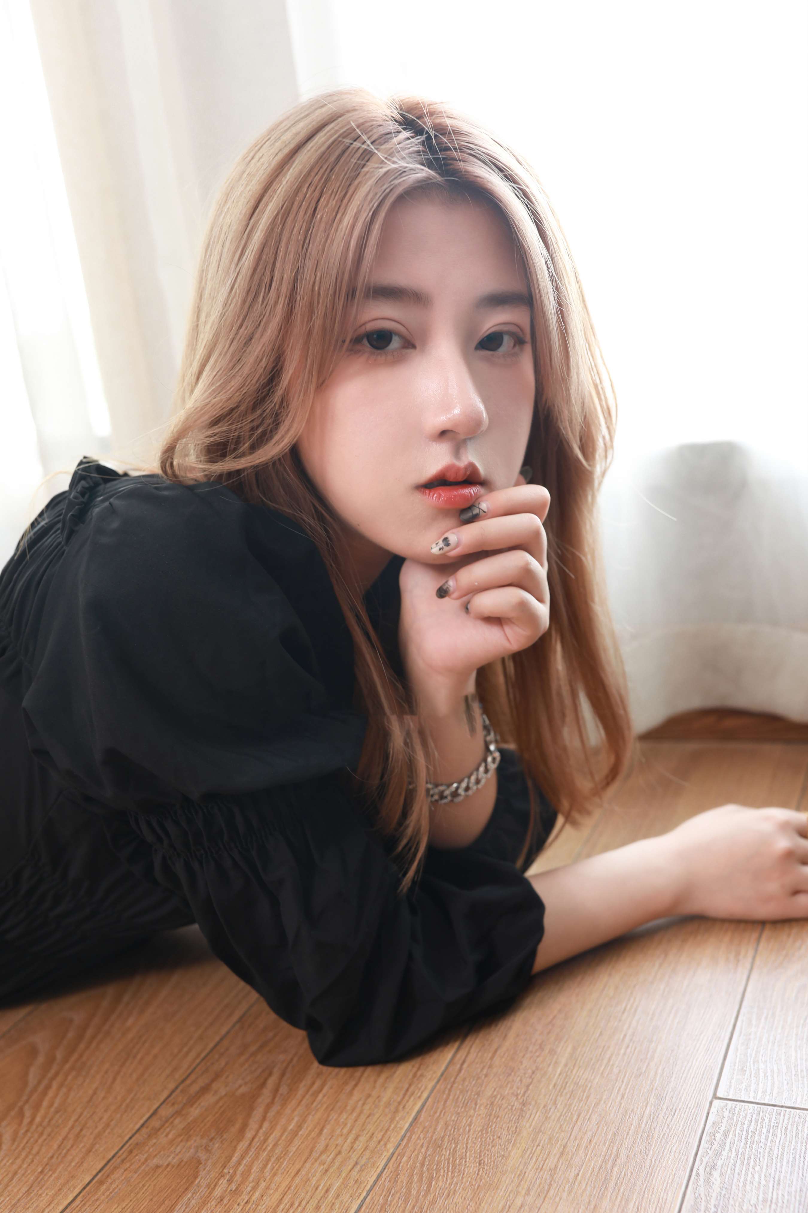 《小米酱棉袜の裸足》作品图