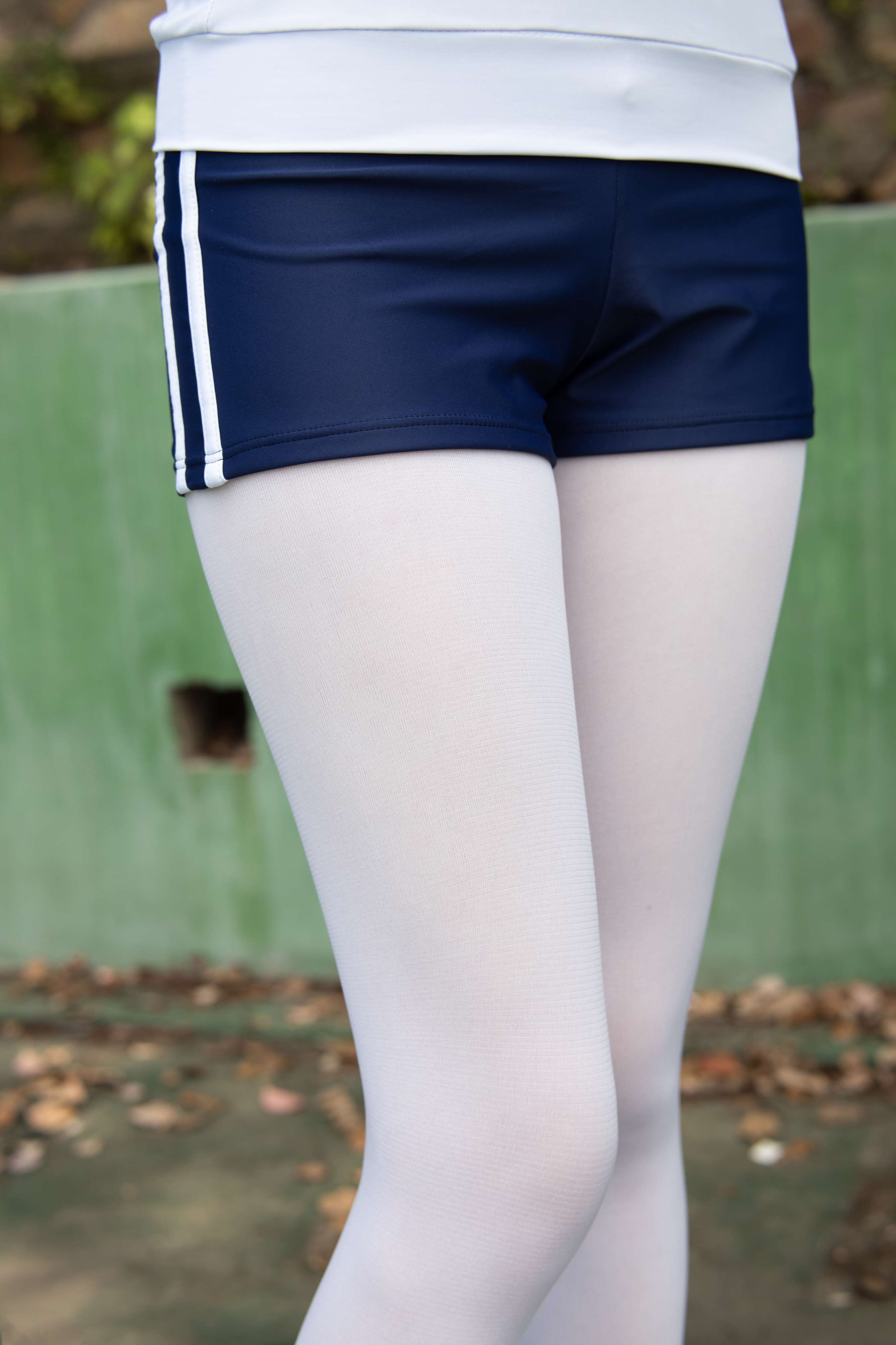 《师妹体操服の白丝脚》作品图