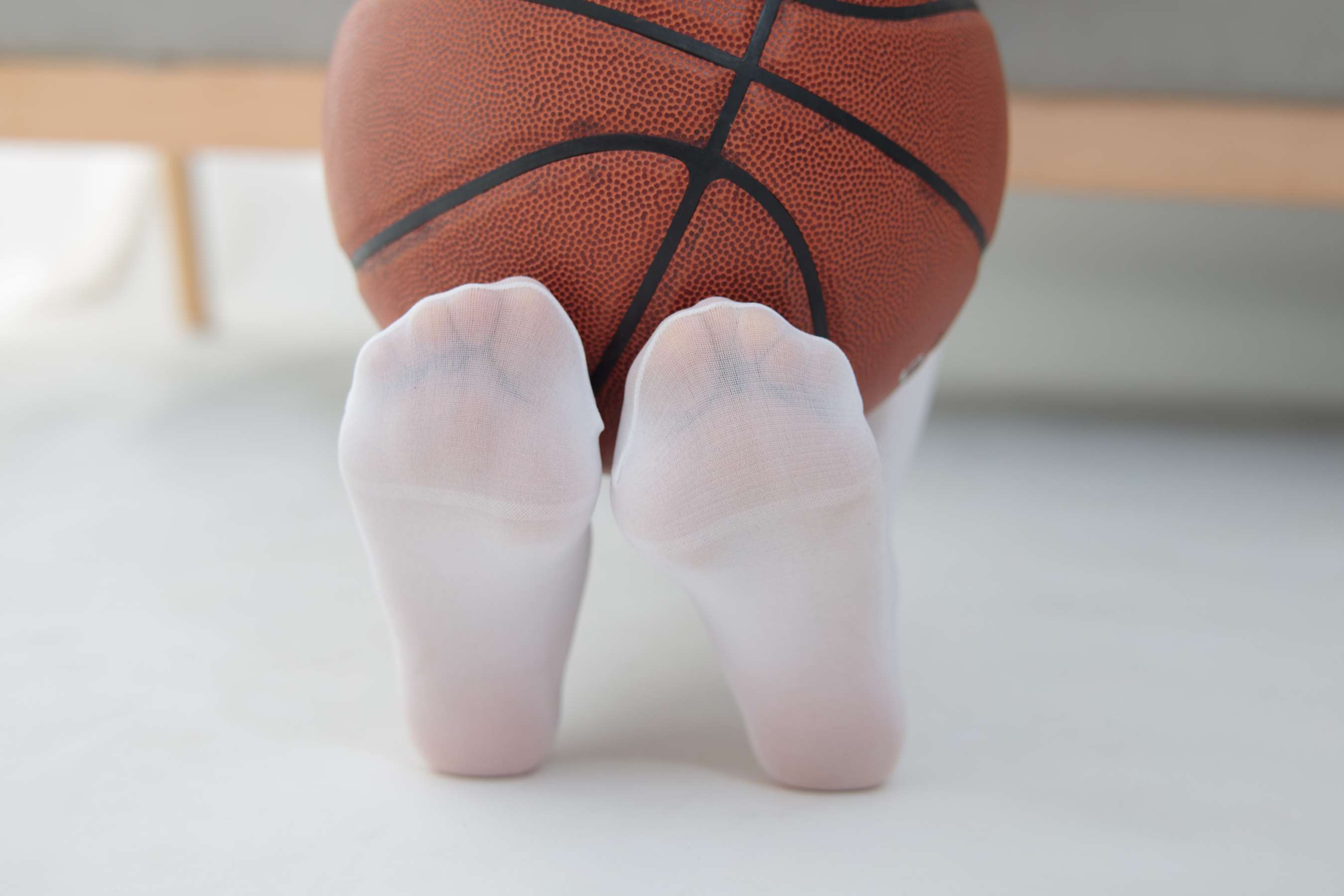 《球服の白丝脚【套图+视频】》作品图