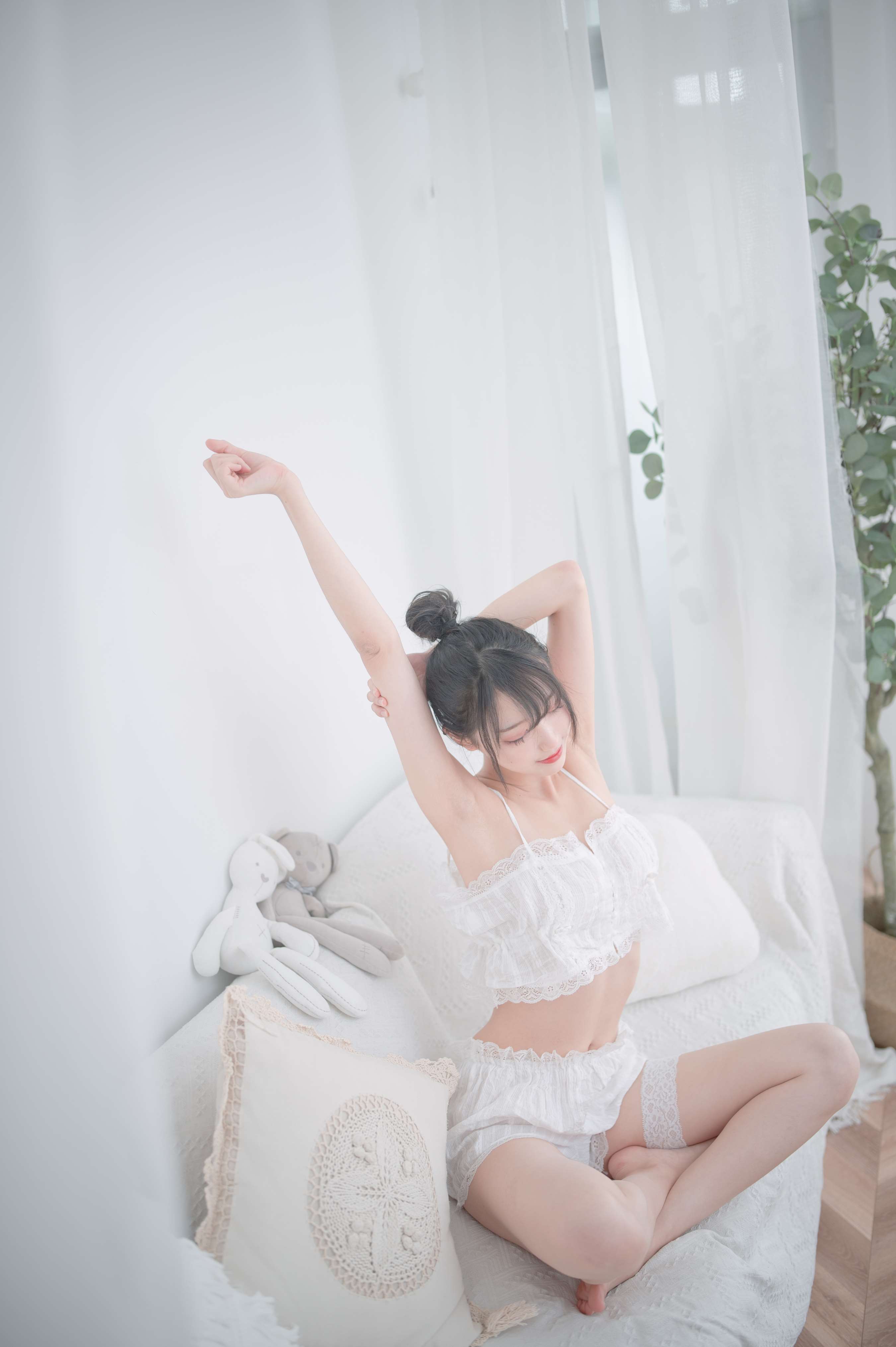 《【免费】白色睡衣》作品图