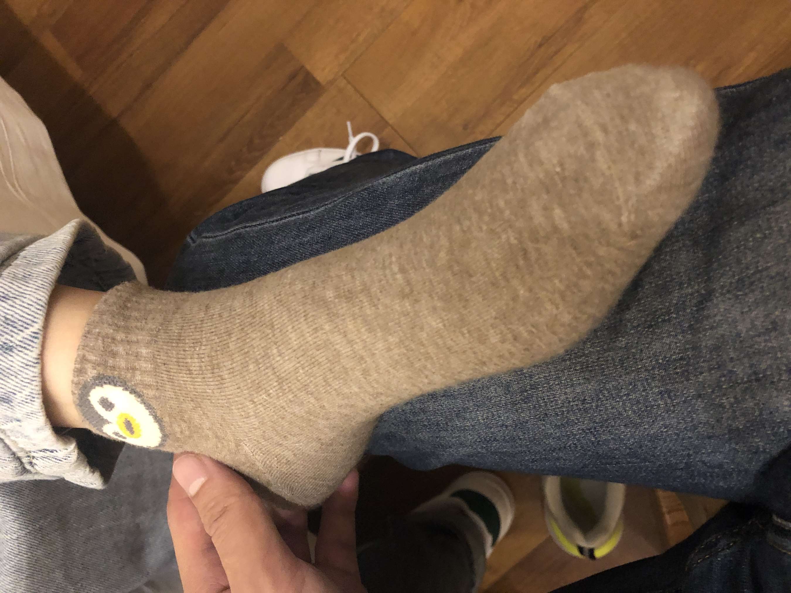 《超可爱00后圆脸妹妹的灵活裸足》作品图