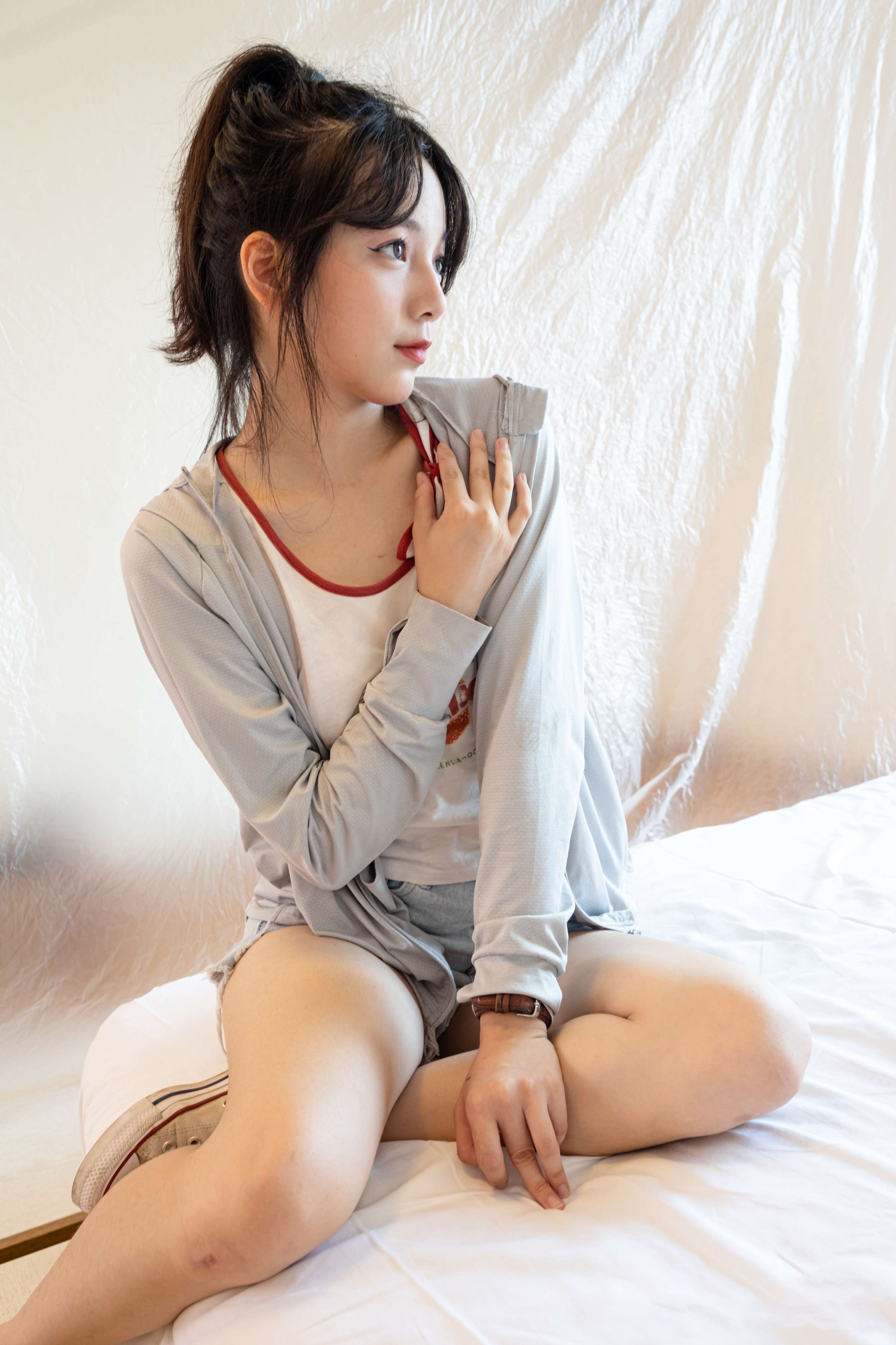 《天天帆布鞋の棉袜脚》作品图