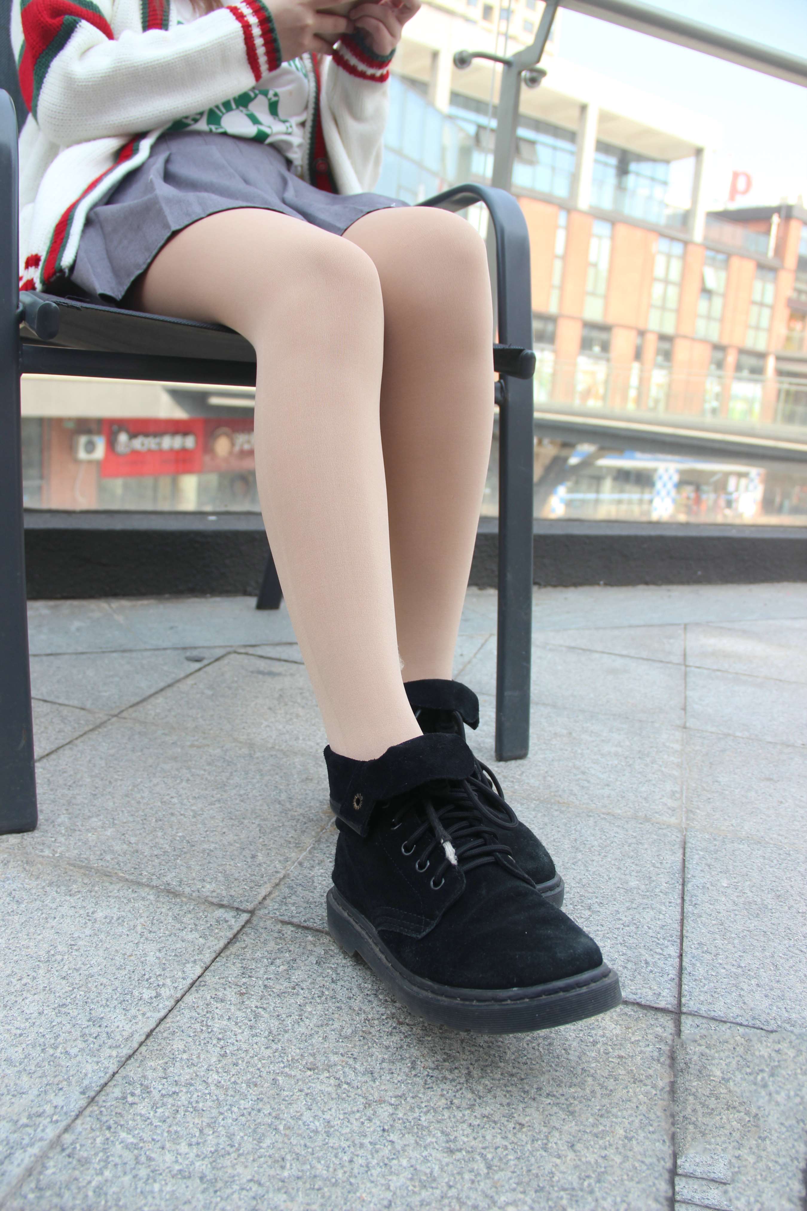 《肉肉少女丝足の短靴》作品图