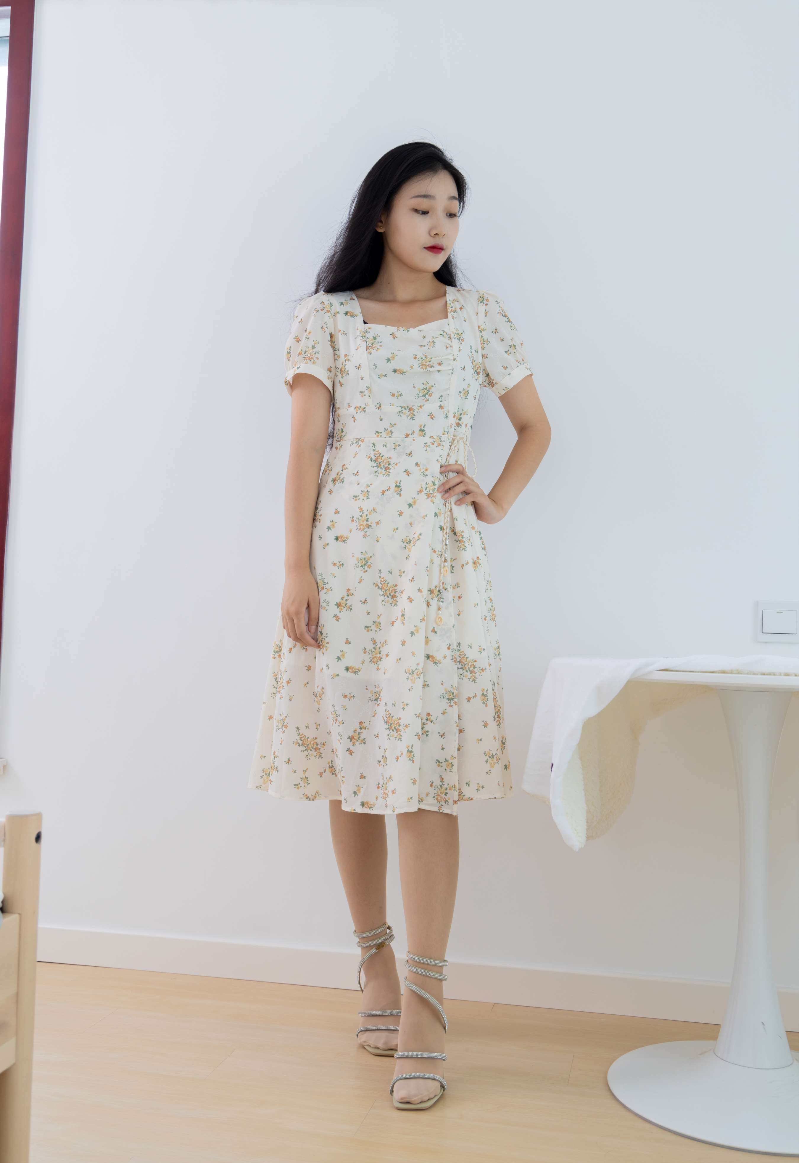 《桐桐高跟の丝脚丫》作品图